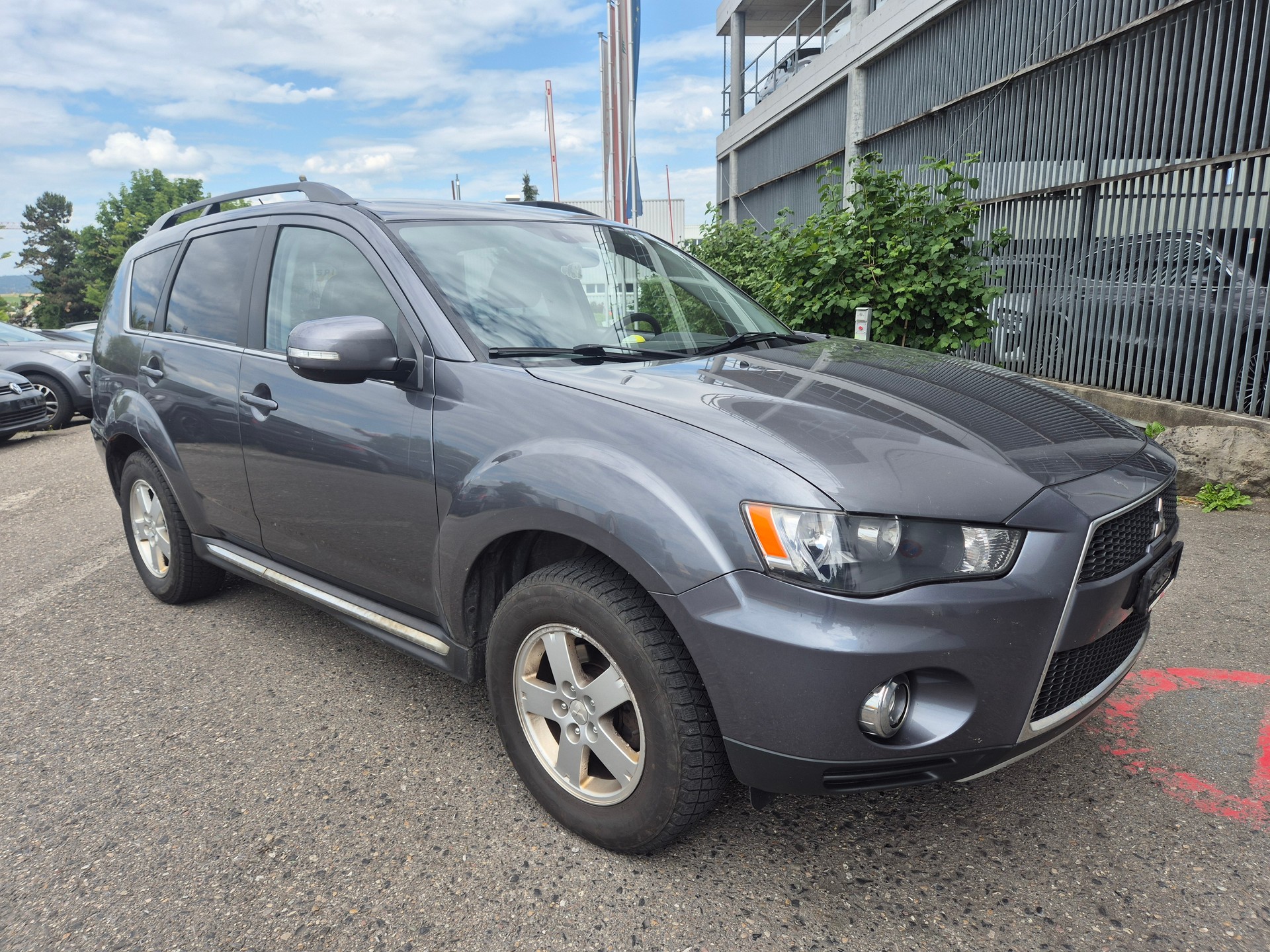 MITSUBISHI Outlander 2.2 DID Jubilé35 4WD-image-2