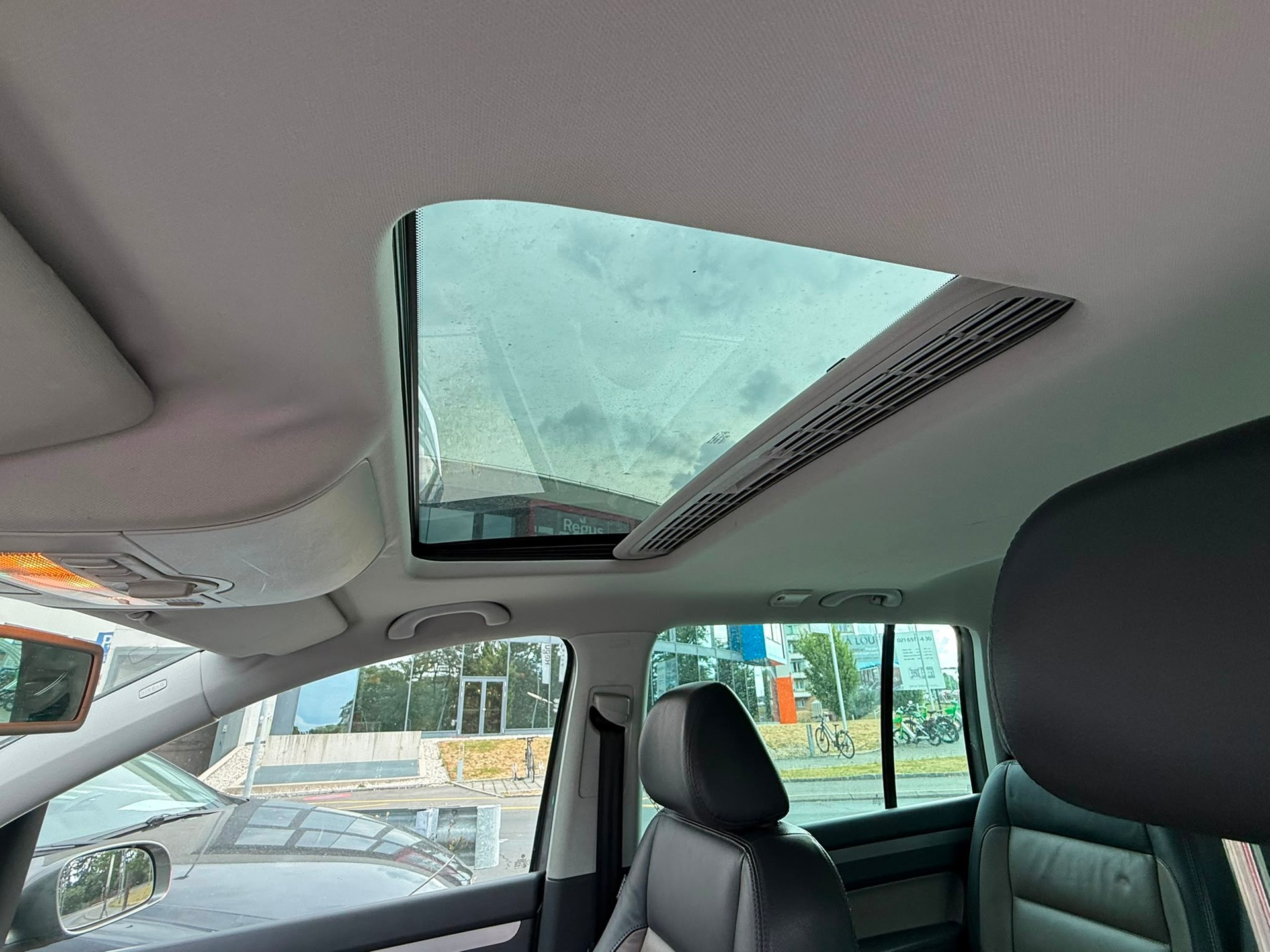 VW Touran 1.4 TSI Highline DSG-image-8