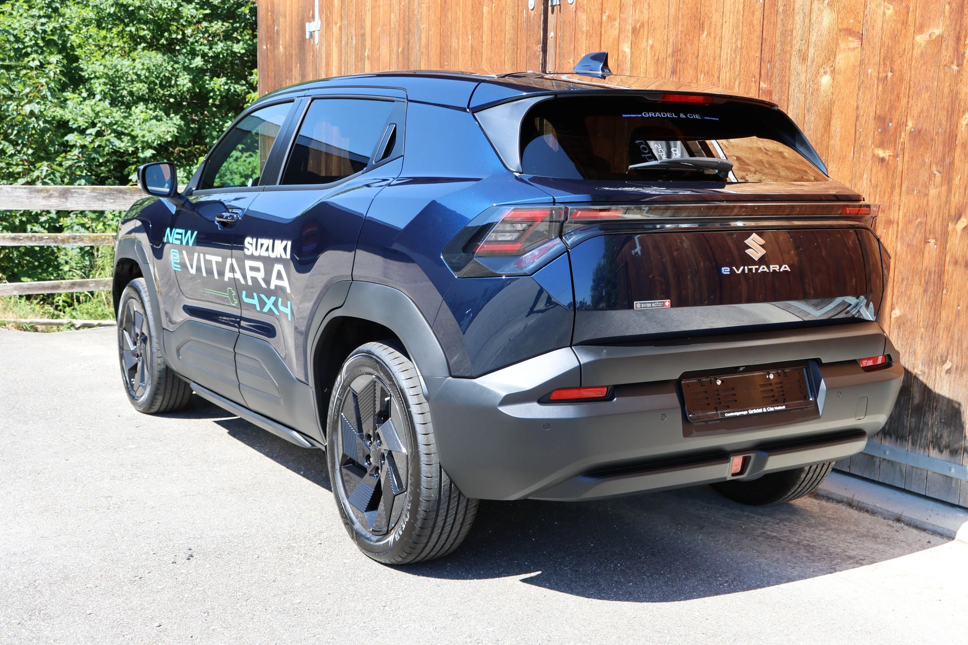 SUZUKI e-Vitara 49kWh Unico-image-2