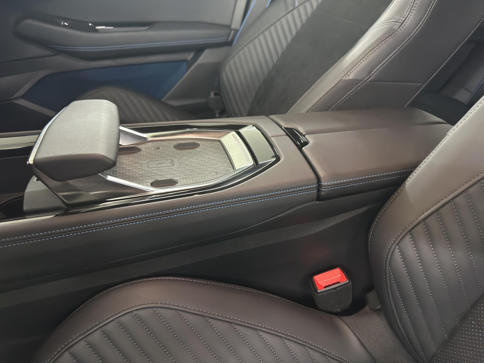 RENAULT Rafale 1.2 E-Tech Hybrid 200 Esprit Alpine-image-26