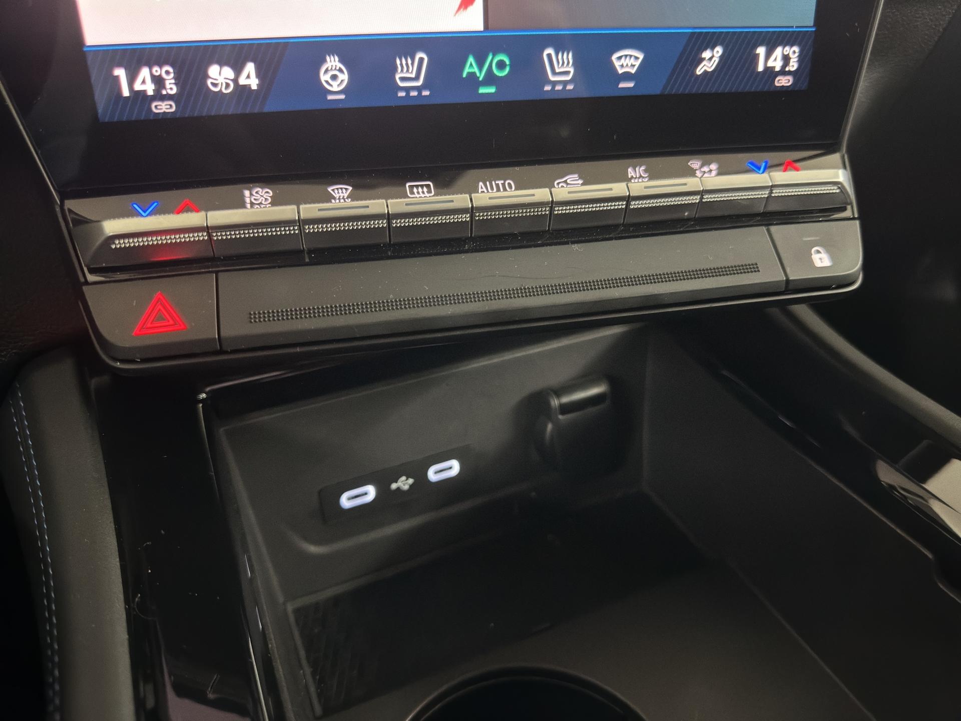RENAULT Rafale 1.2 E-Tech Hybrid 200 Esprit Alpine-image-22