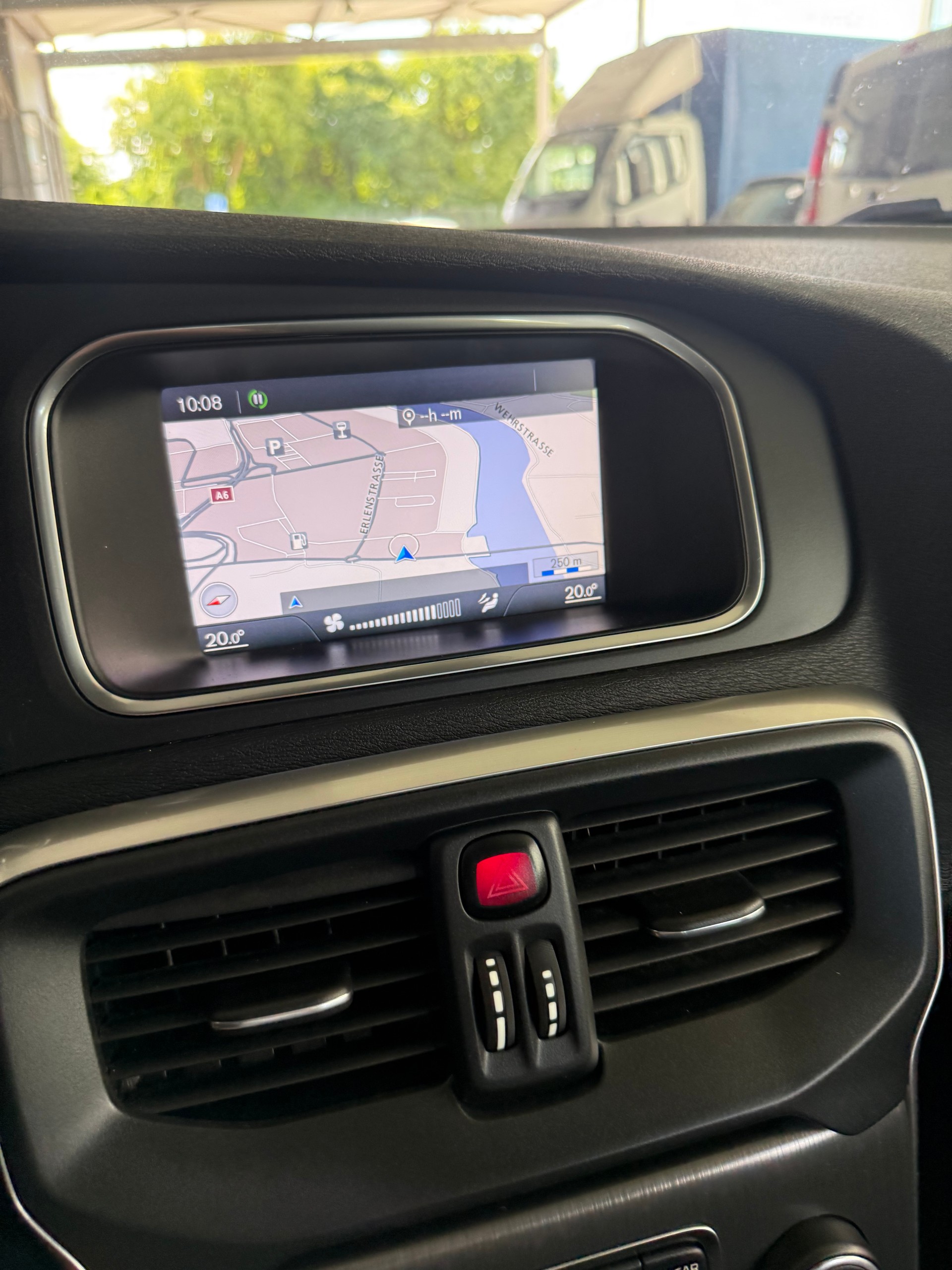 VOLVO V40 D2 Kinetic Powershift-image-10