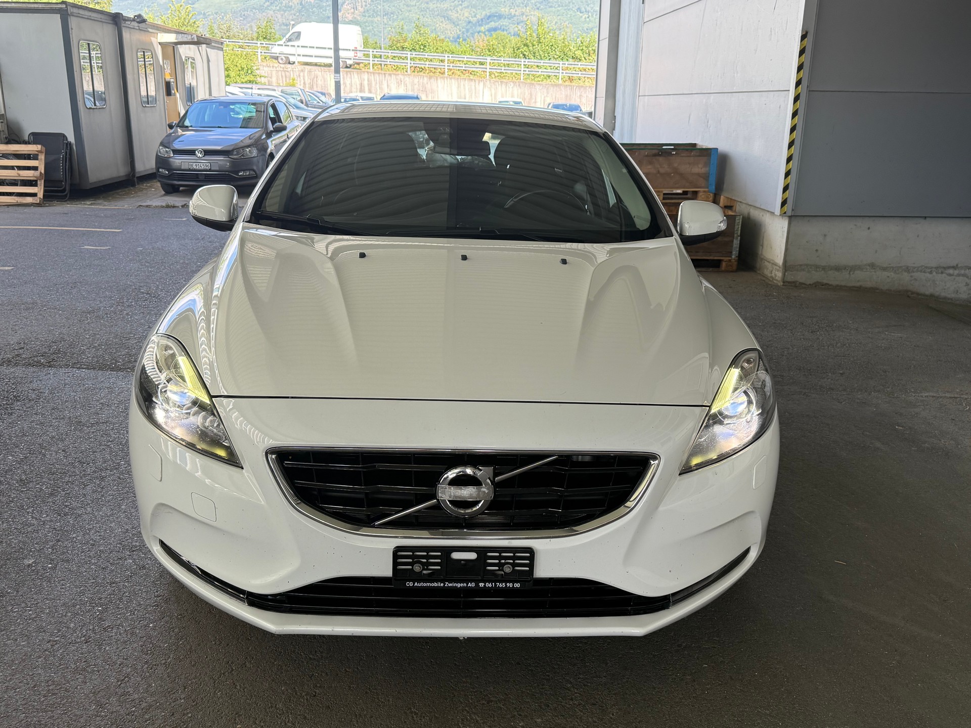 VOLVO V40 D2 Kinetic Powershift-image-0