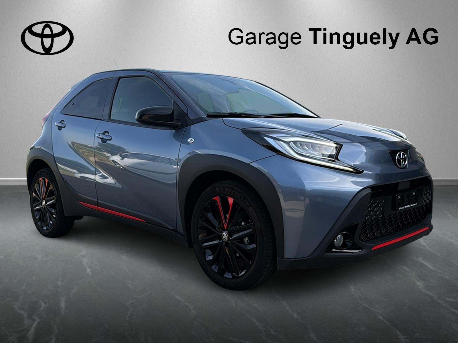 TOYOTA Aygo X 1.0 VVT-i Undercover-image-1