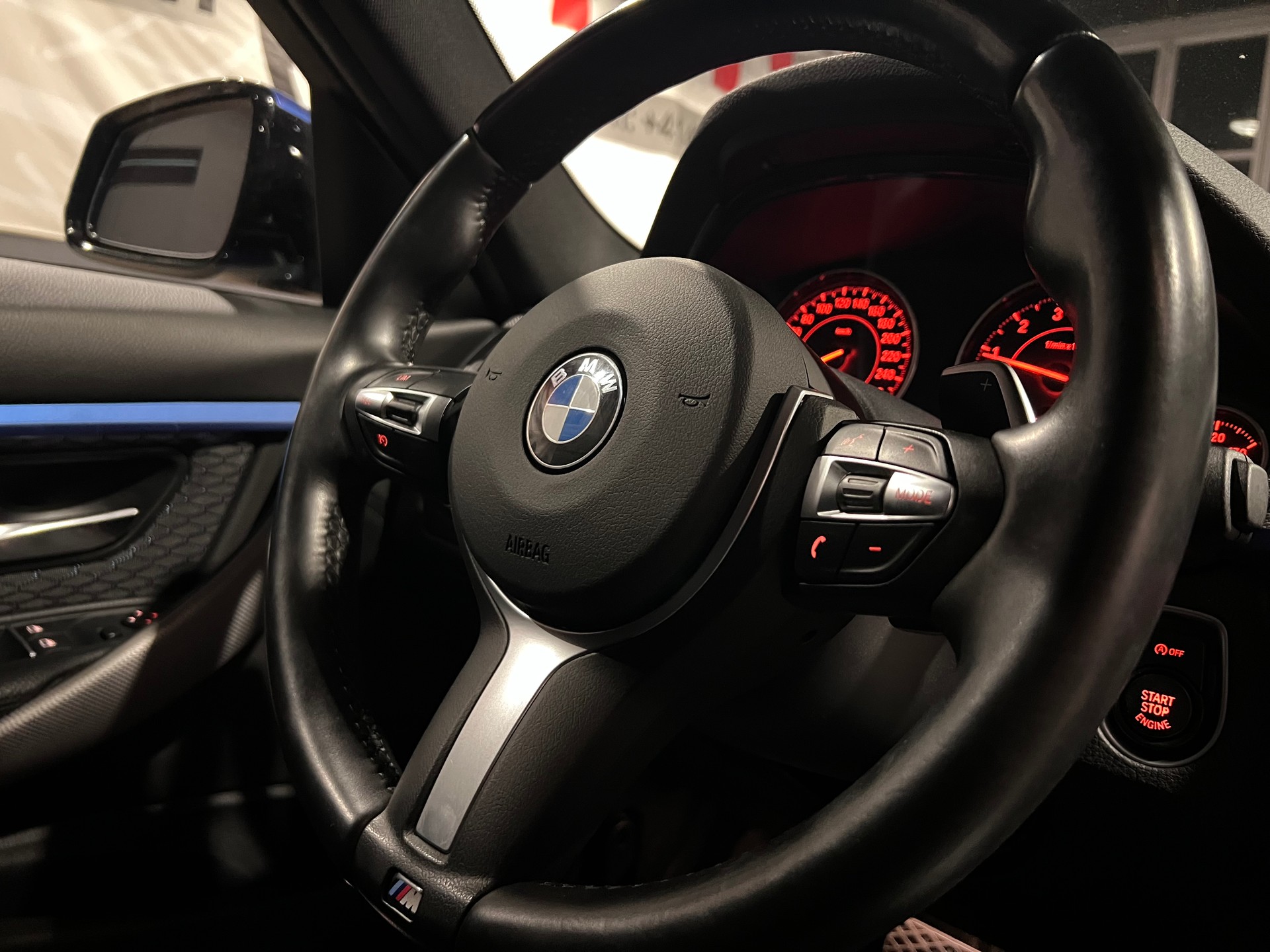 BMW 330i xDrive Touring M Sport Steptronic-image-18