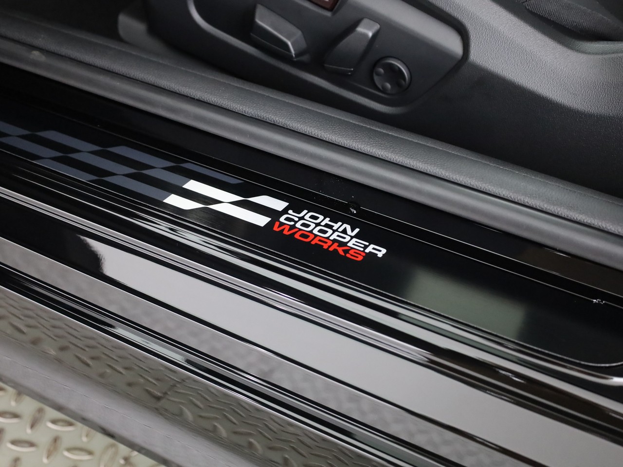 MINI Cooper John Cooper Works DKG-image-40