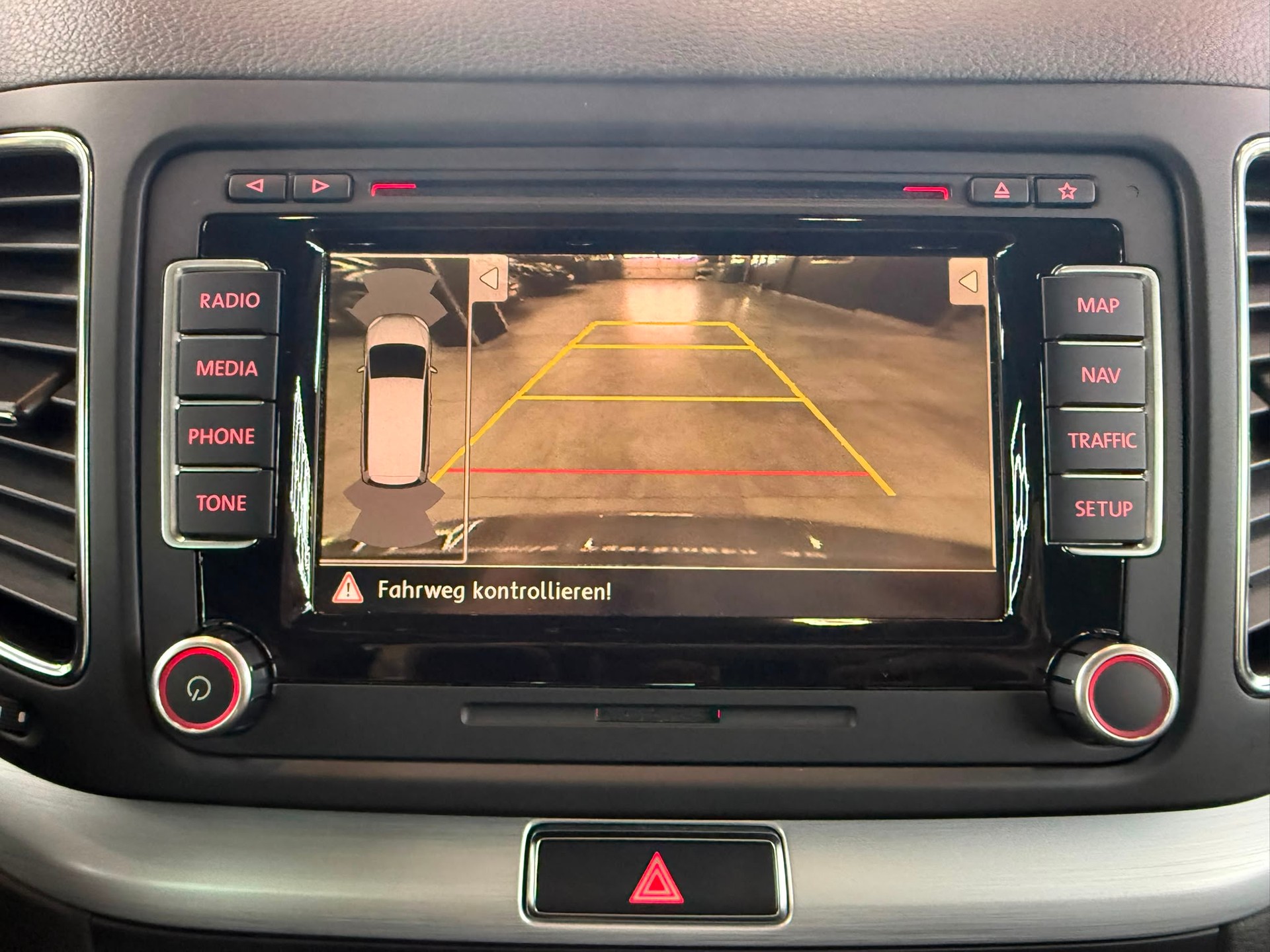 VW Sharan 2.0 TDI BlueMotion Technology Highline DSG-image-17