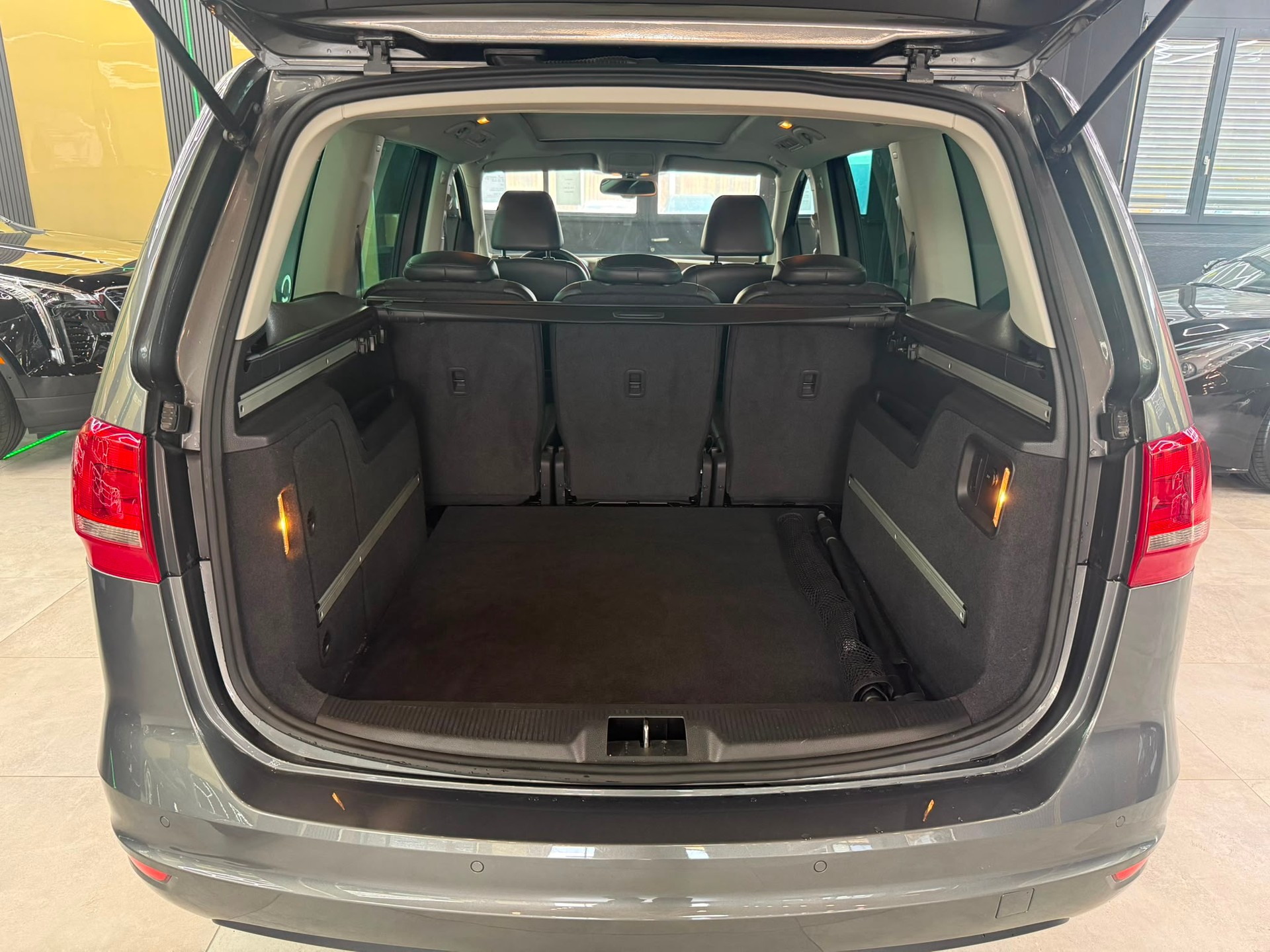 VW Sharan 2.0 TDI BlueMotion Technology Highline DSG-image-15