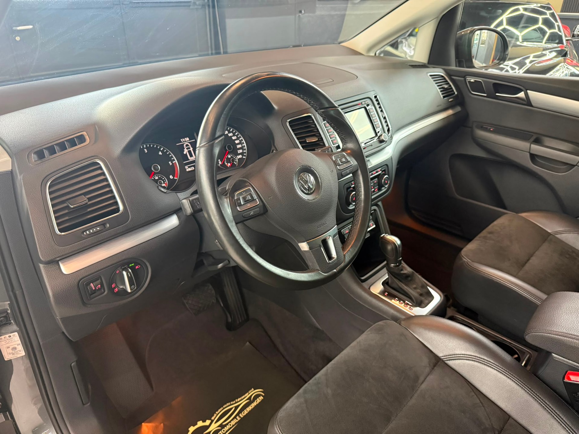 VW Sharan 2.0 TDI BlueMotion Technology Highline DSG-image-8