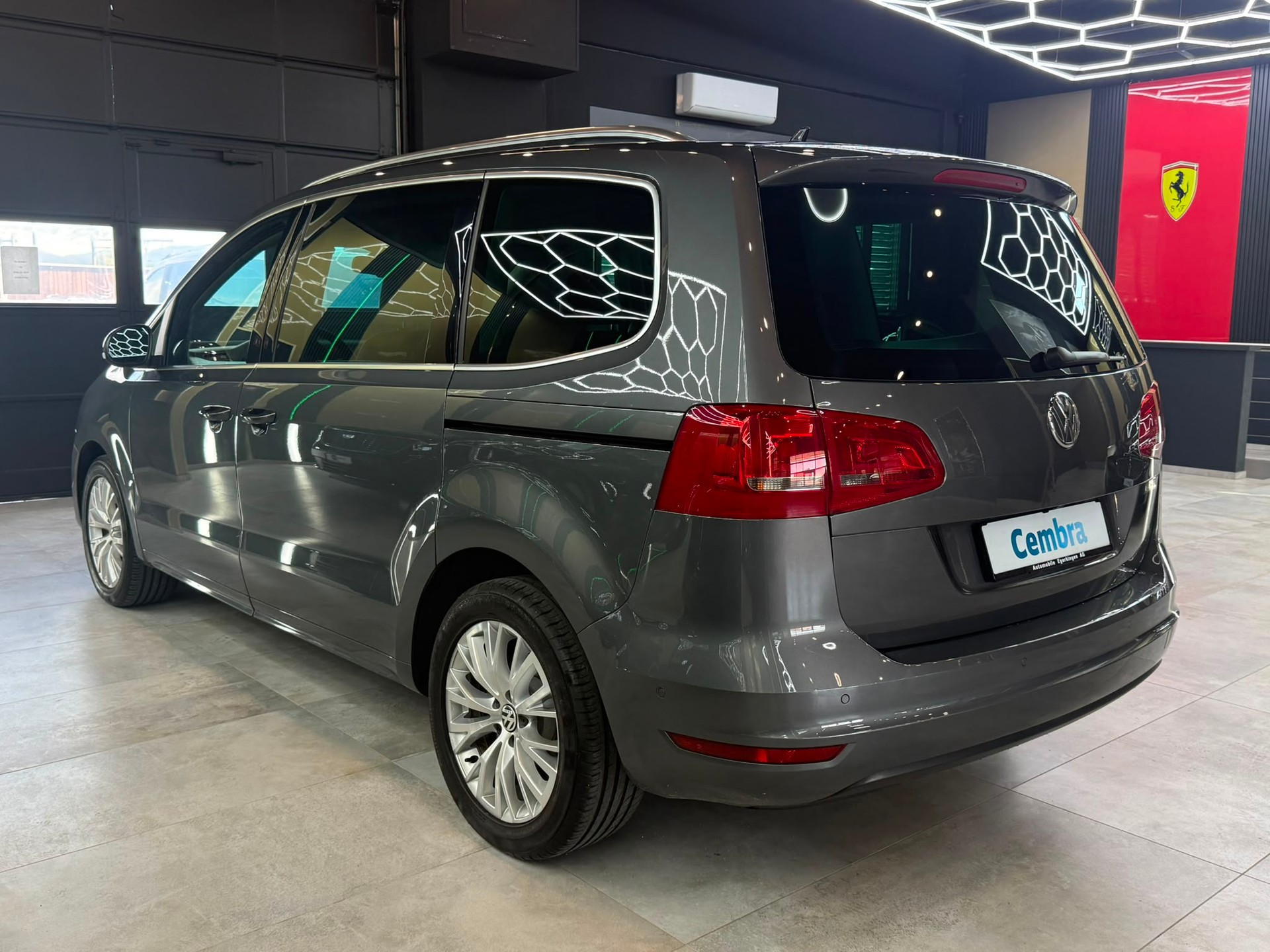 VW Sharan 2.0 TDI BlueMotion Technology Highline DSG-image-6