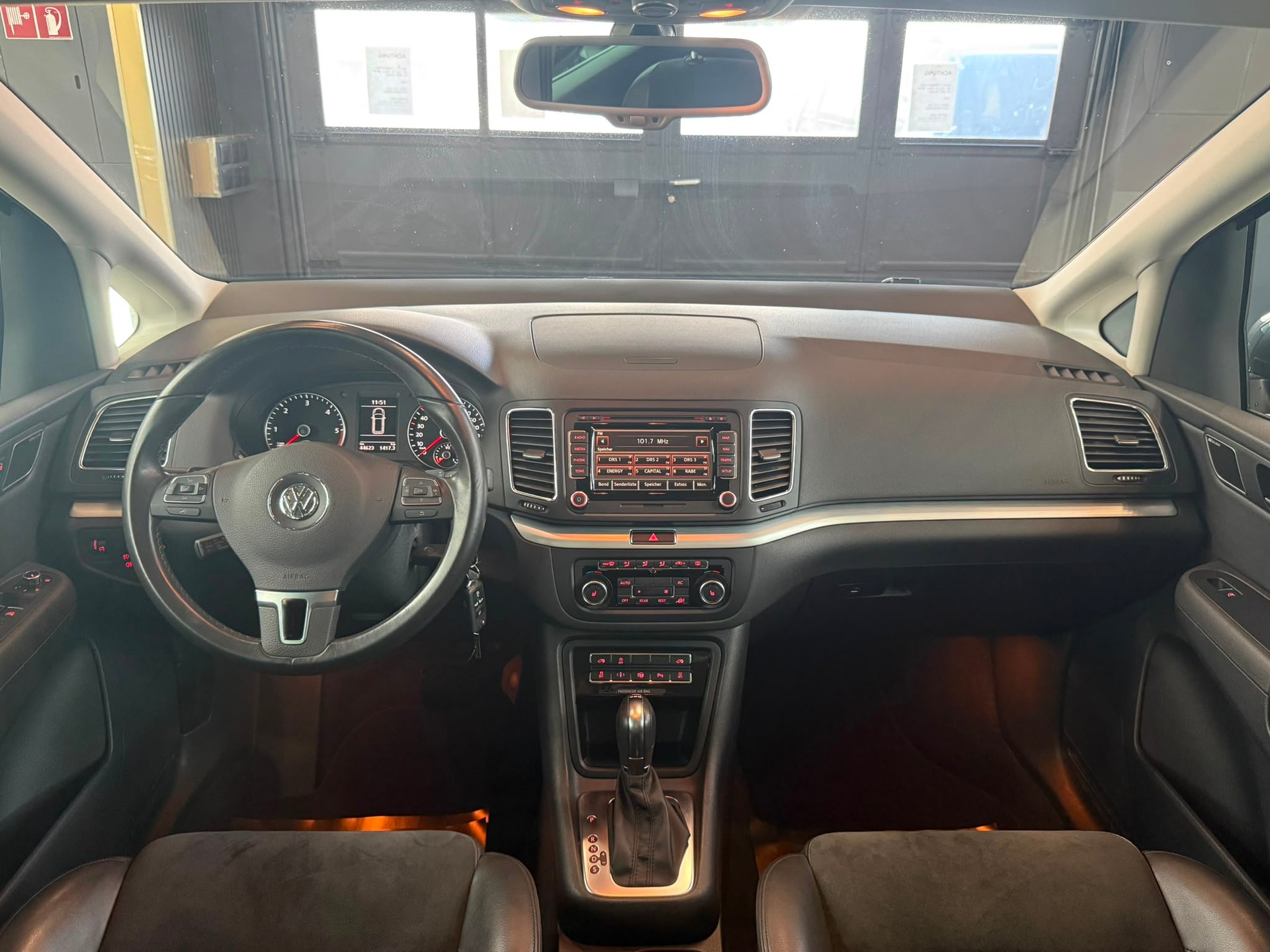 VW Sharan 2.0 TDI BlueMotion Technology Highline DSG-image-12