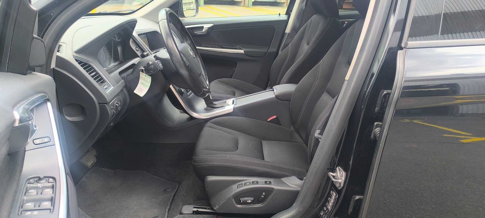 VOLVO XC60 D4 AWD Kinetic Geartronic-image-11