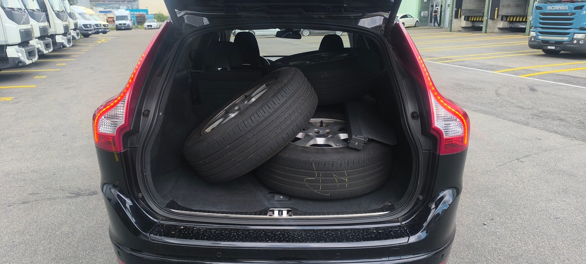 VOLVO XC60 D4 AWD Kinetic Geartronic-image-7