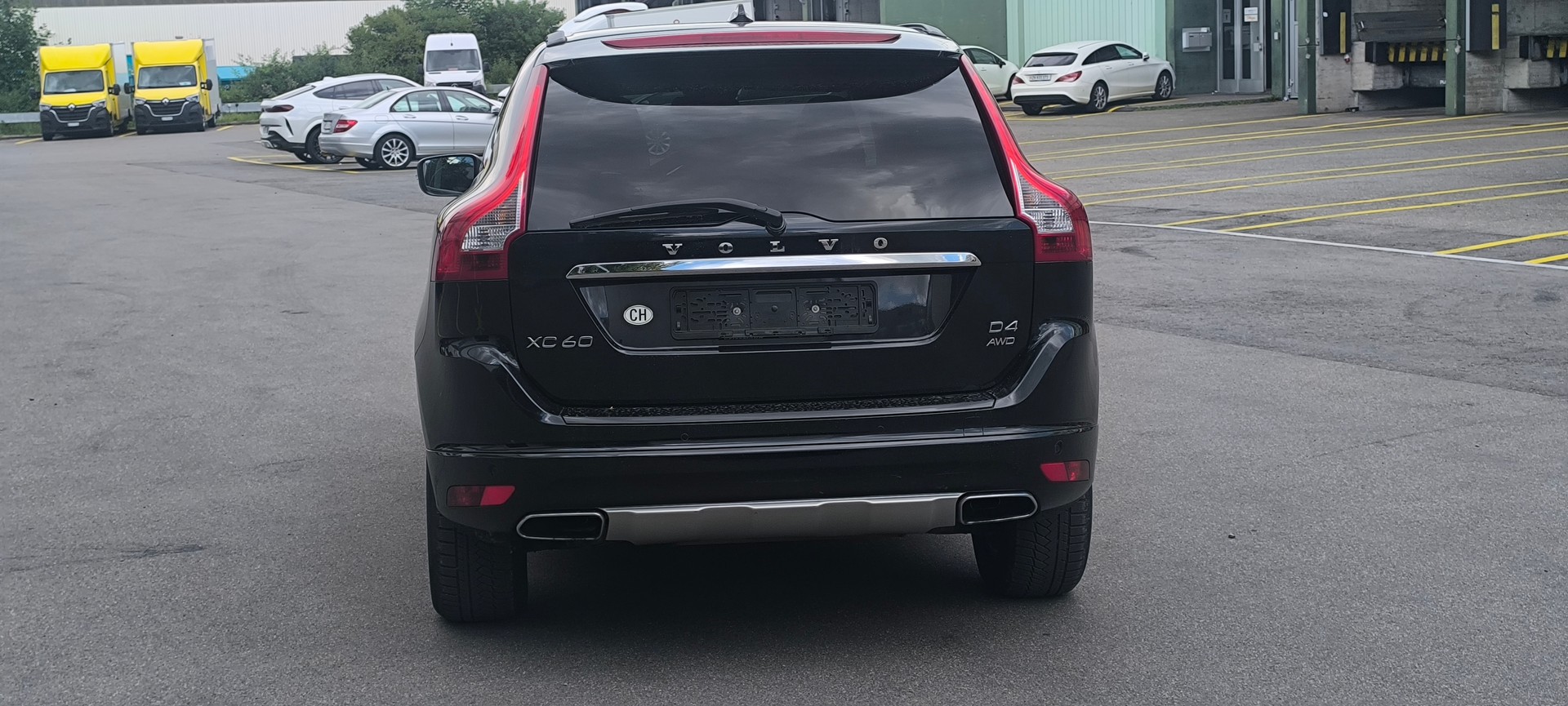 VOLVO XC60 D4 AWD Kinetic Geartronic-image-3