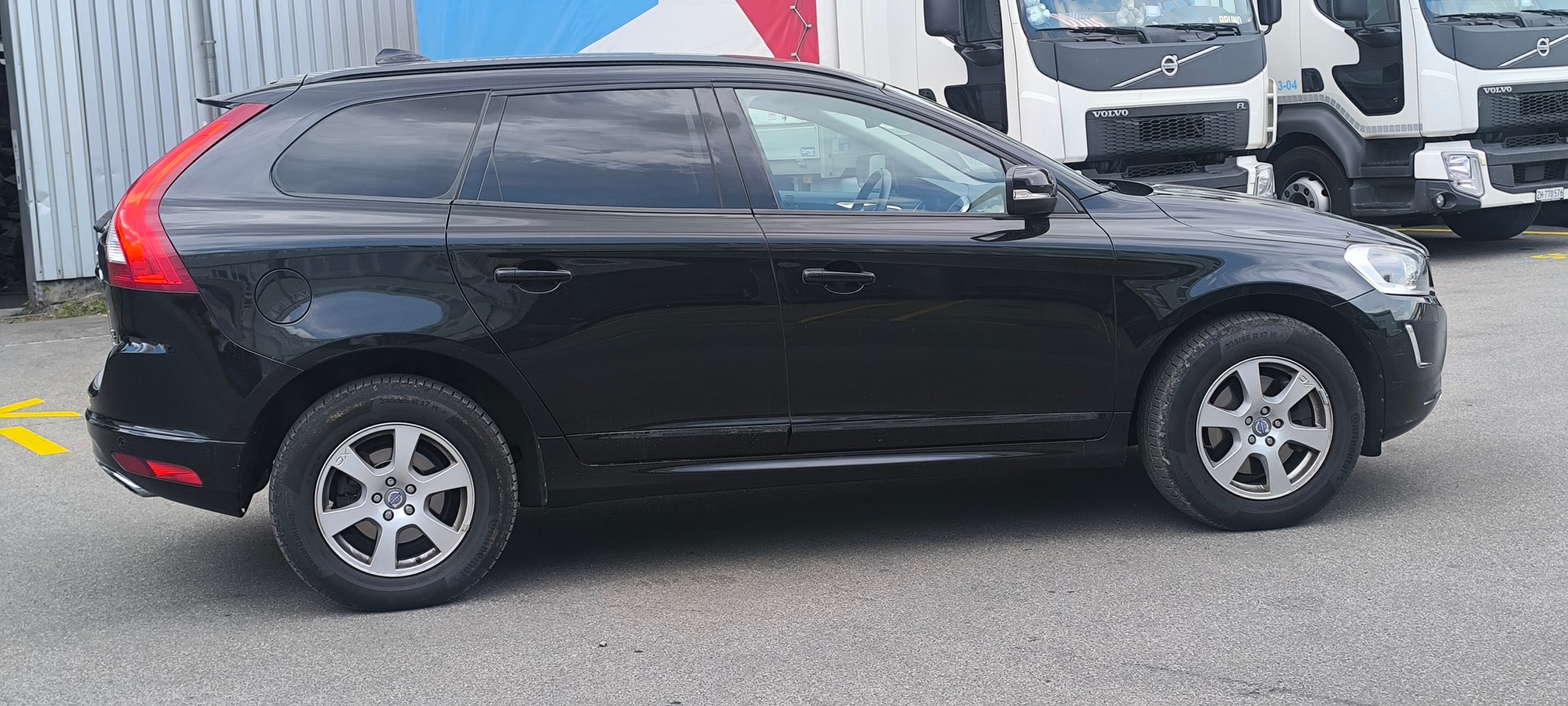 VOLVO XC60 D4 AWD Kinetic Geartronic-image-2