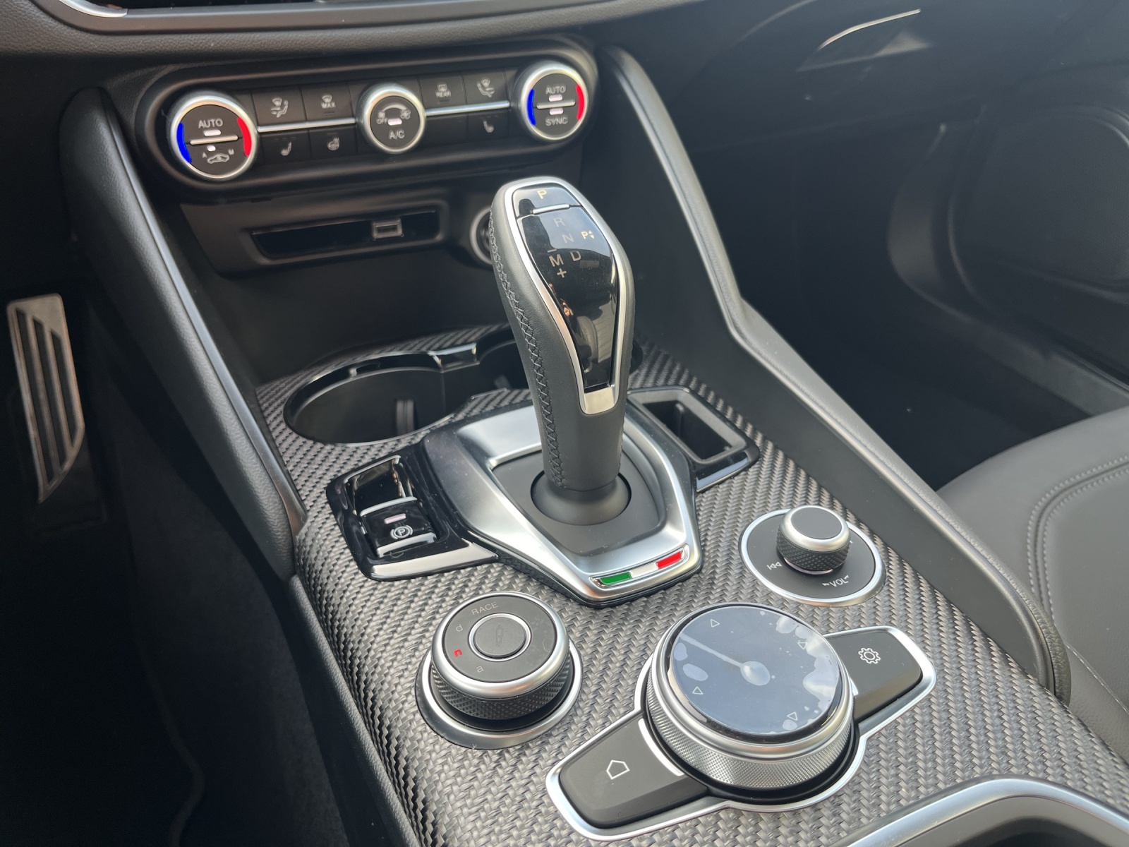 ALFA ROMEO Giulia 2.9 V6 Biturbo Quadrifoglio-image-11