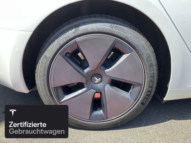 TESLA Model 3 Long Range AWD-image-9
