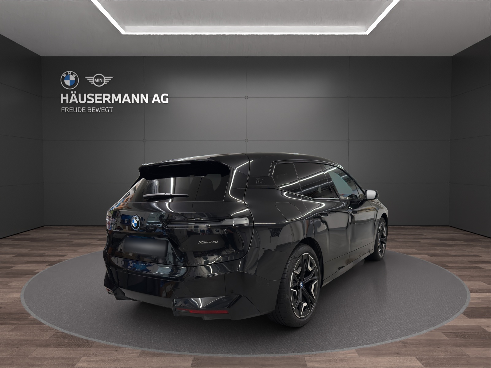 BMW iX xDrive40 SPORT-image-4
