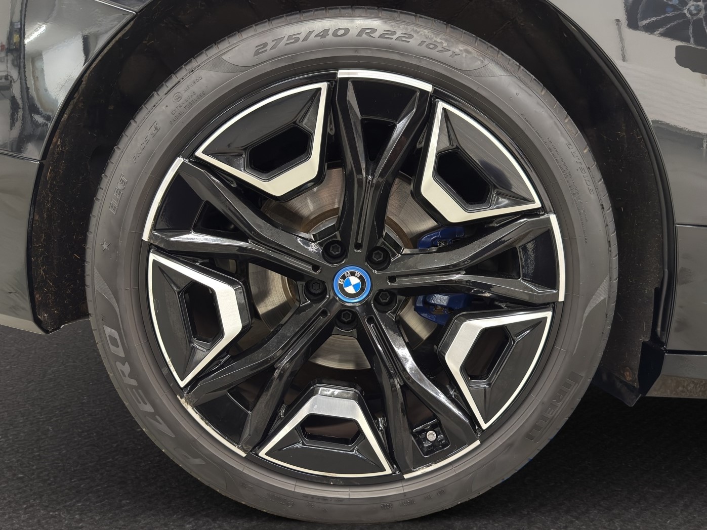 BMW iX xDrive40 SPORT-image-10