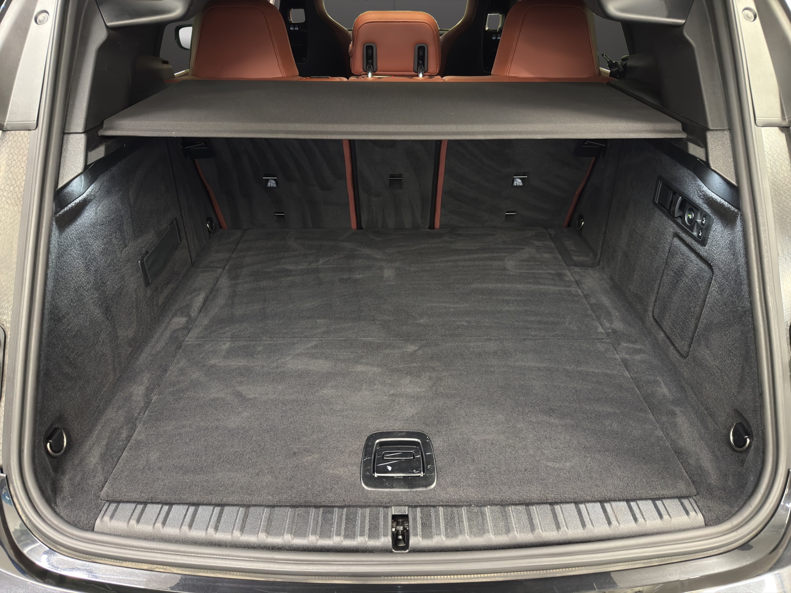 BMW iX xDrive40 SPORT-image-22
