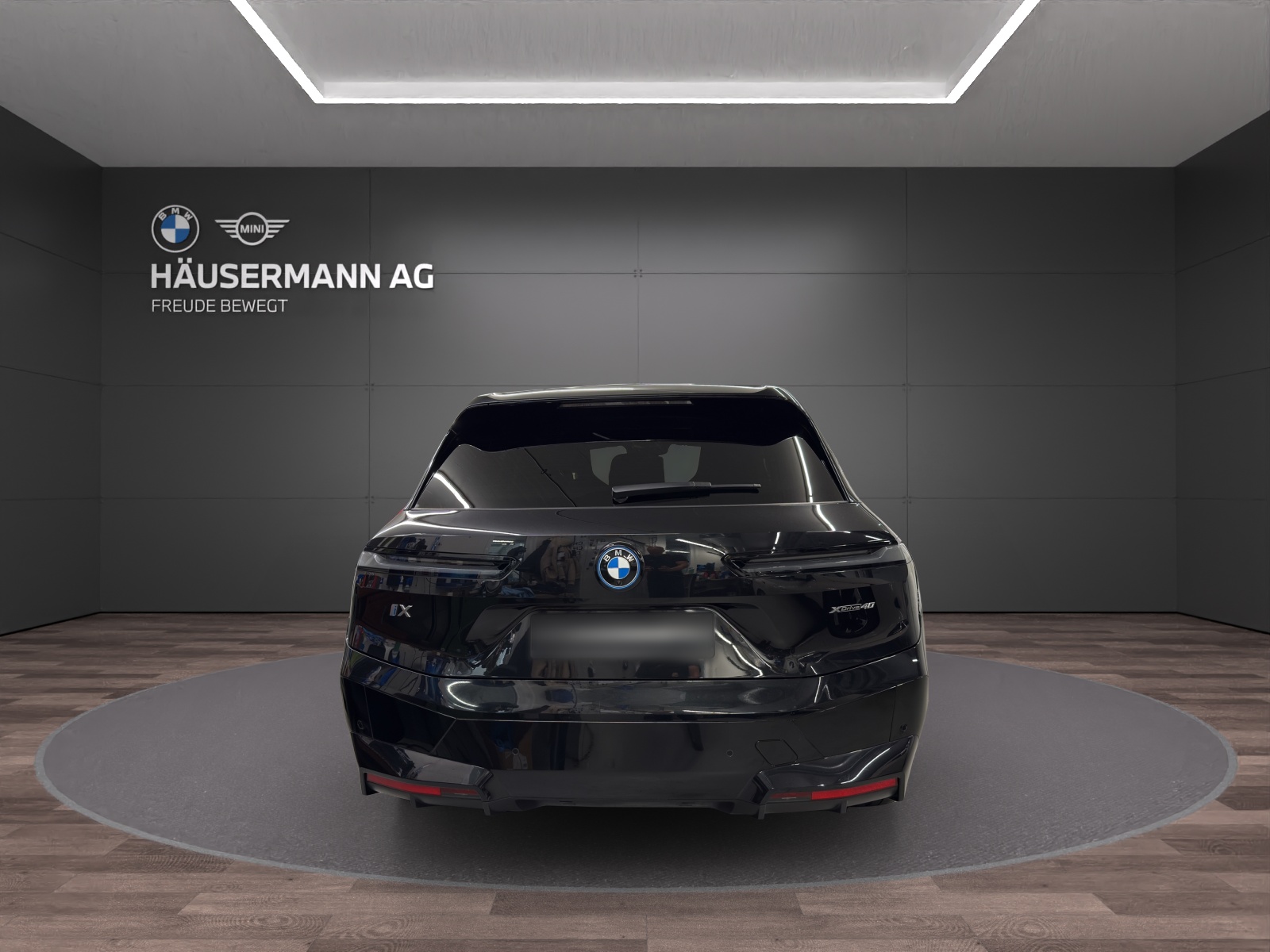 BMW iX xDrive40 SPORT-image-5