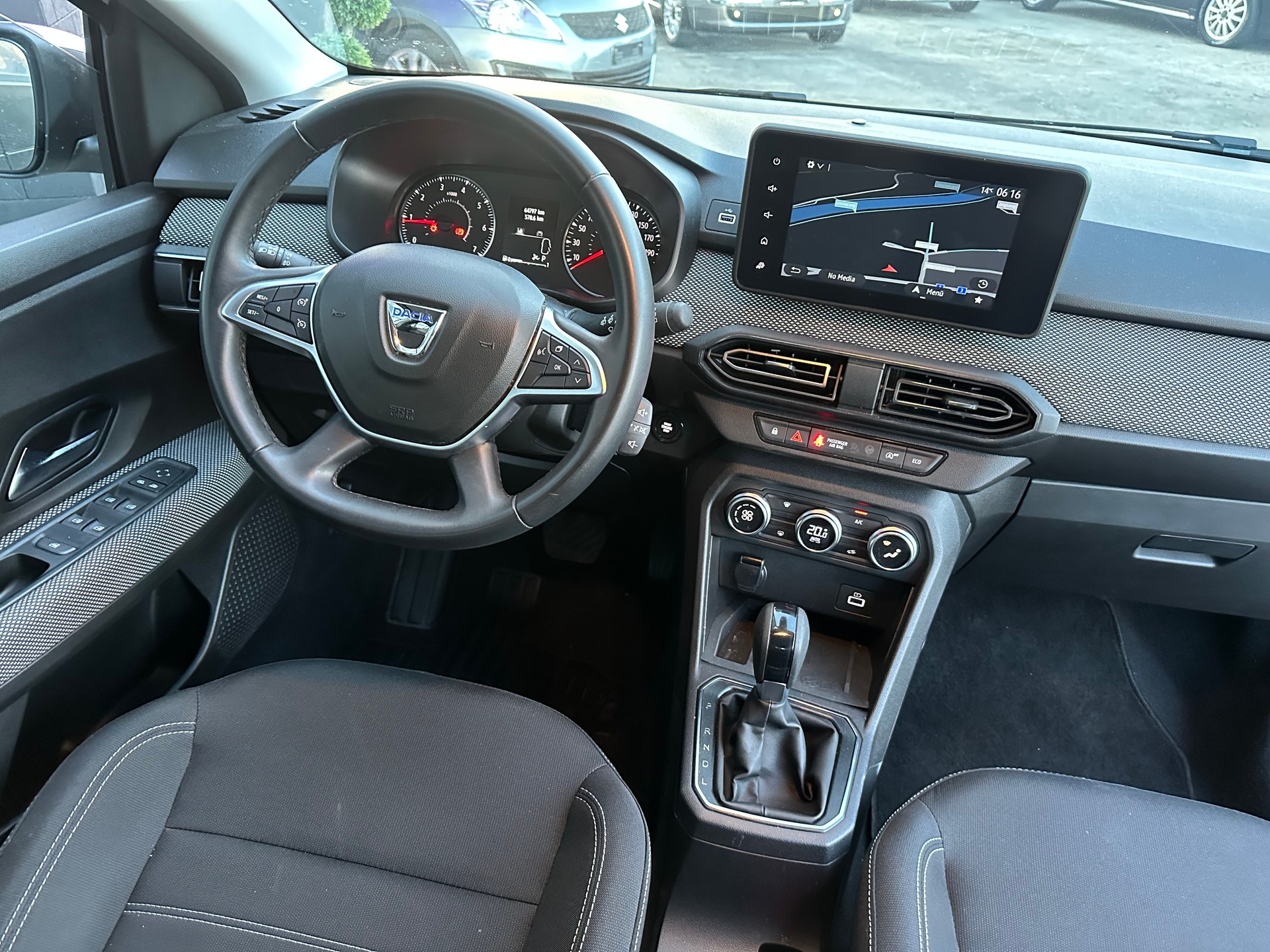 DACIA Sandero TCe 90 Comfort CVT-image-13