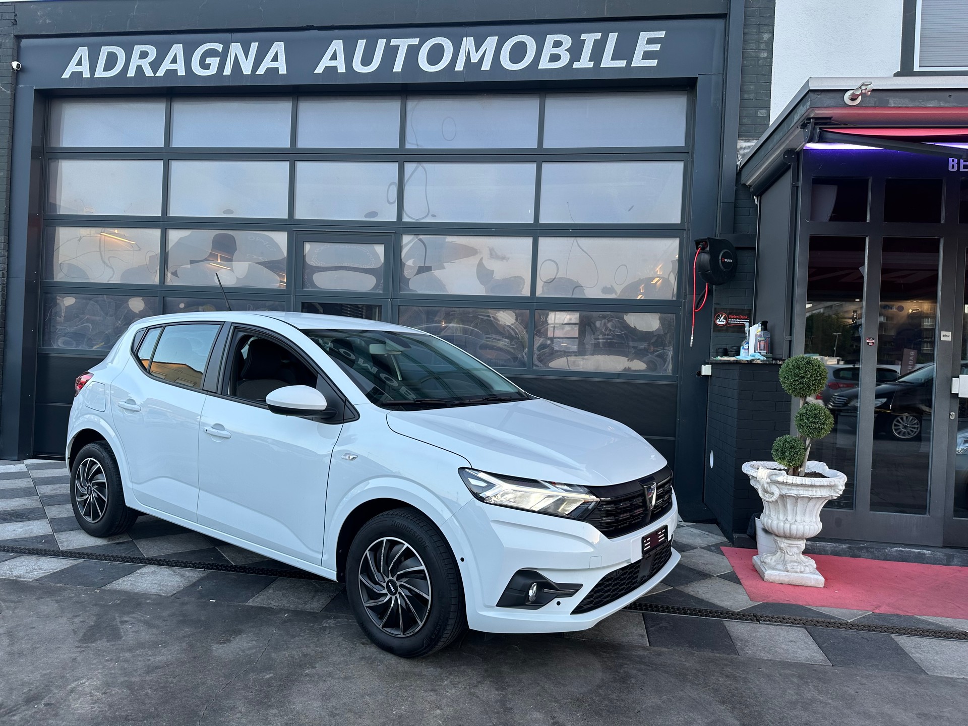 DACIA Sandero TCe 90 Comfort CVT-image-4