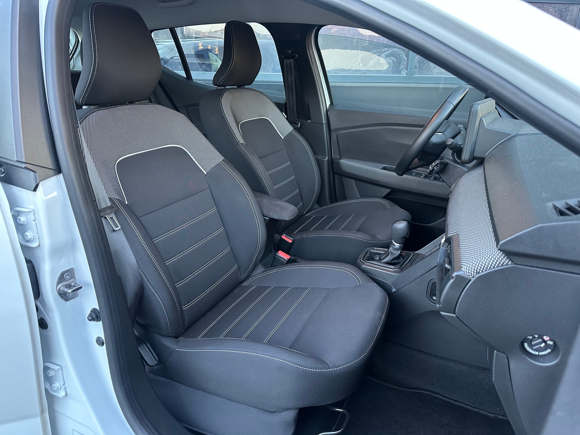 DACIA Sandero TCe 90 Comfort CVT-image-15