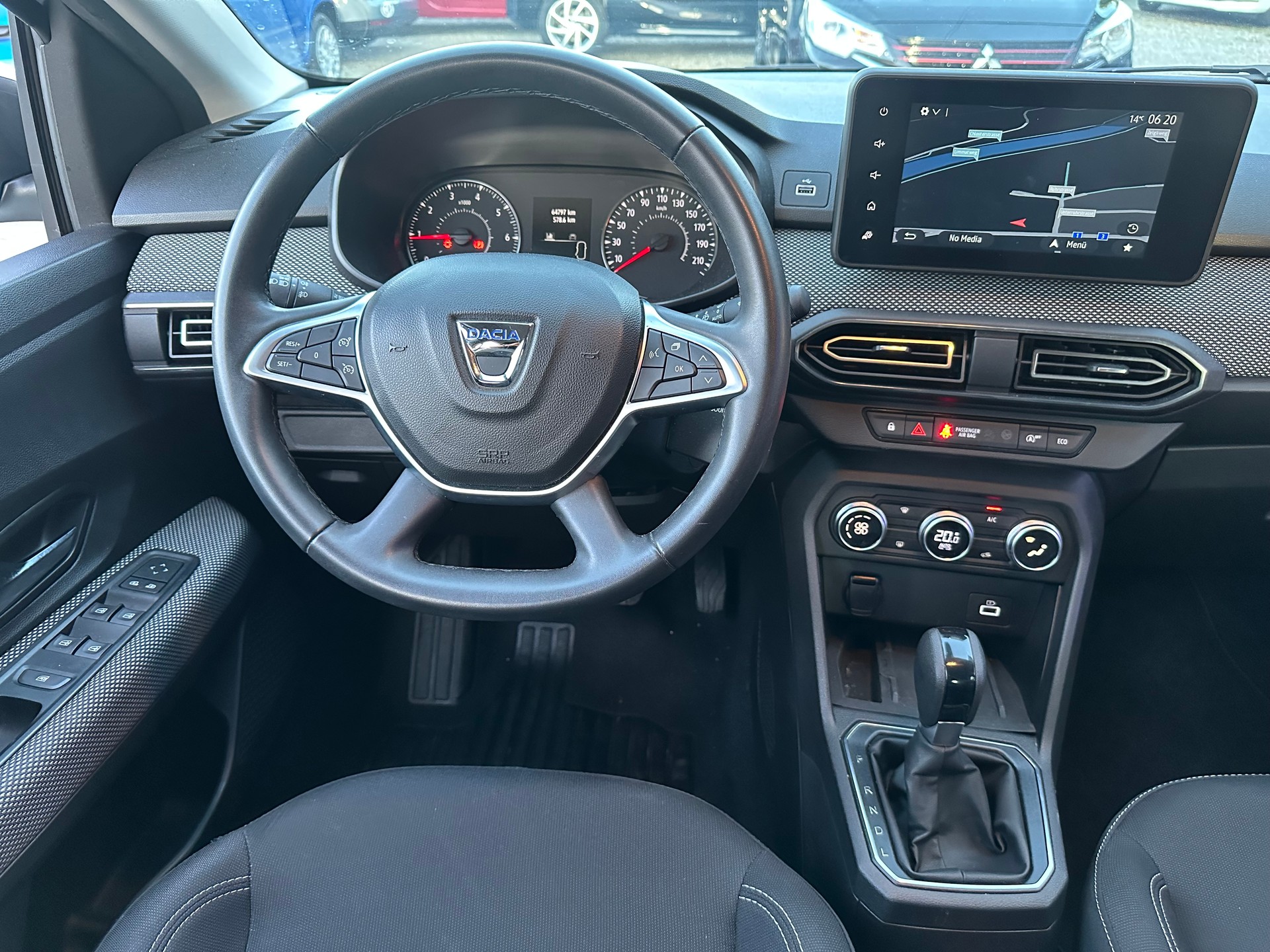 DACIA Sandero TCe 90 Comfort CVT-image-10