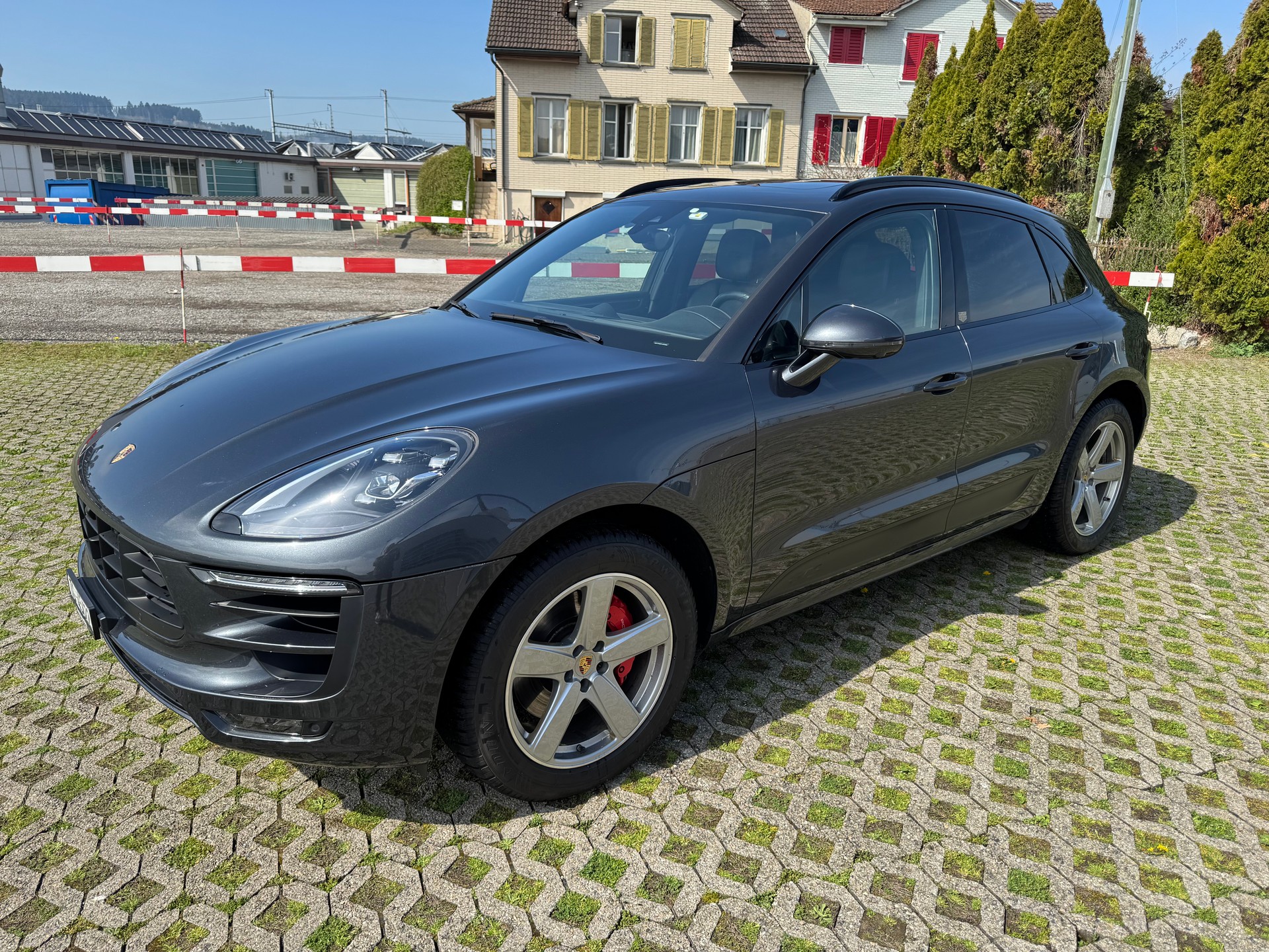 PORSCHE 3.0 V6 GTS-image-0