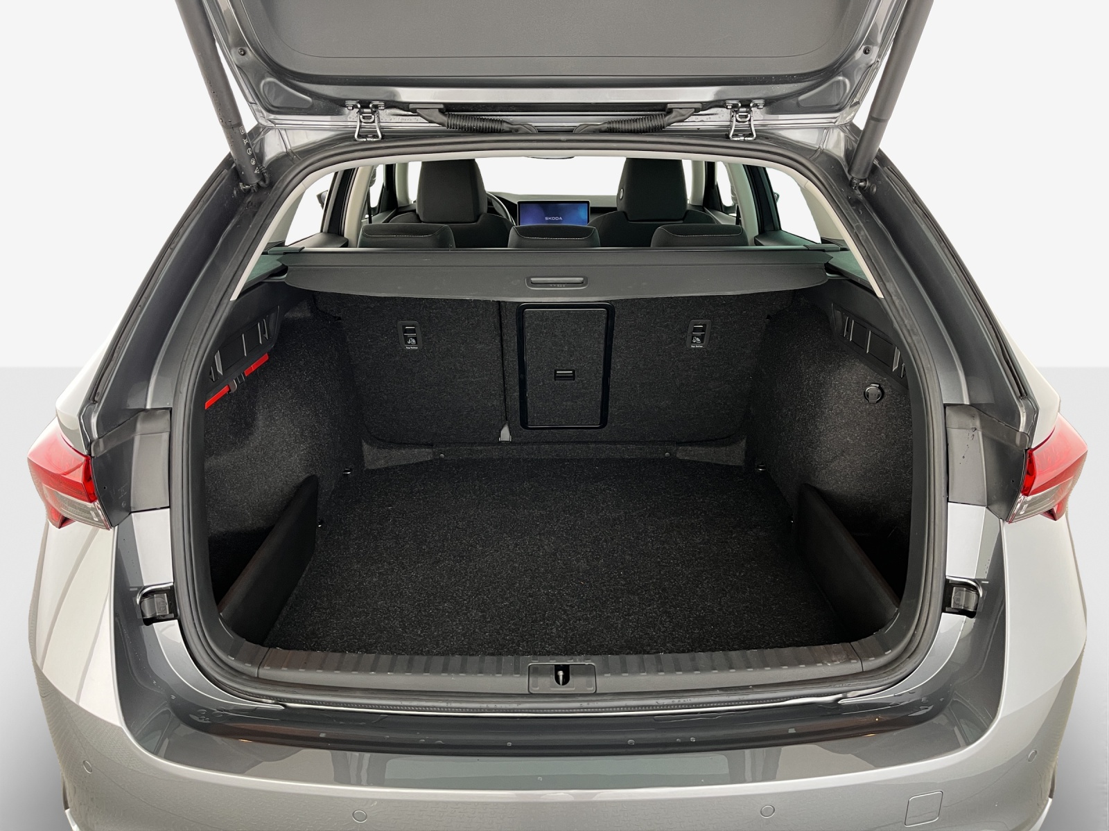 SKODA Octavia Combi 1.5 TSI mHEV DSG Dynamic-image-12
