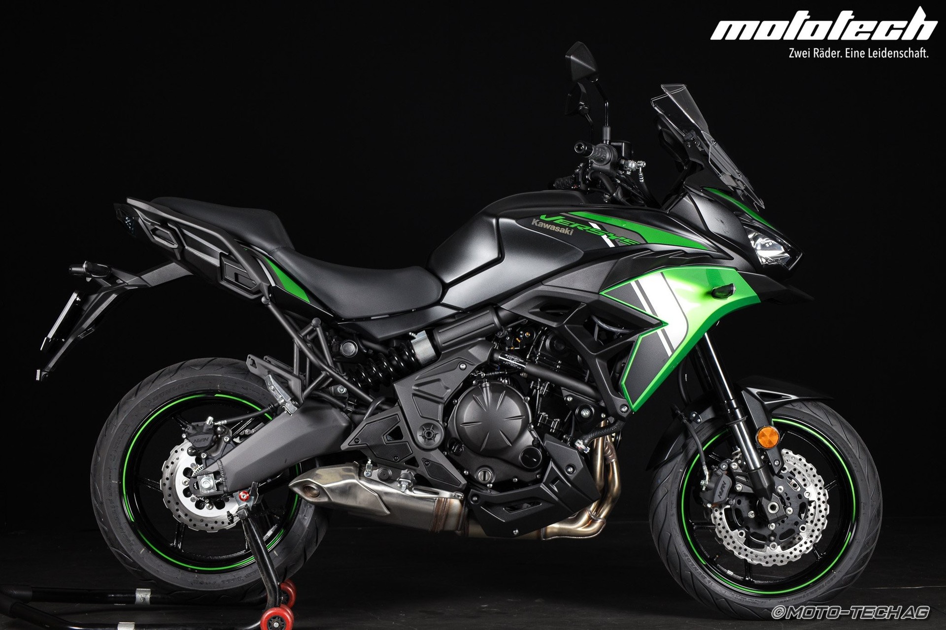 KAWASAKI Versys 650 MY25-showroom-element-1