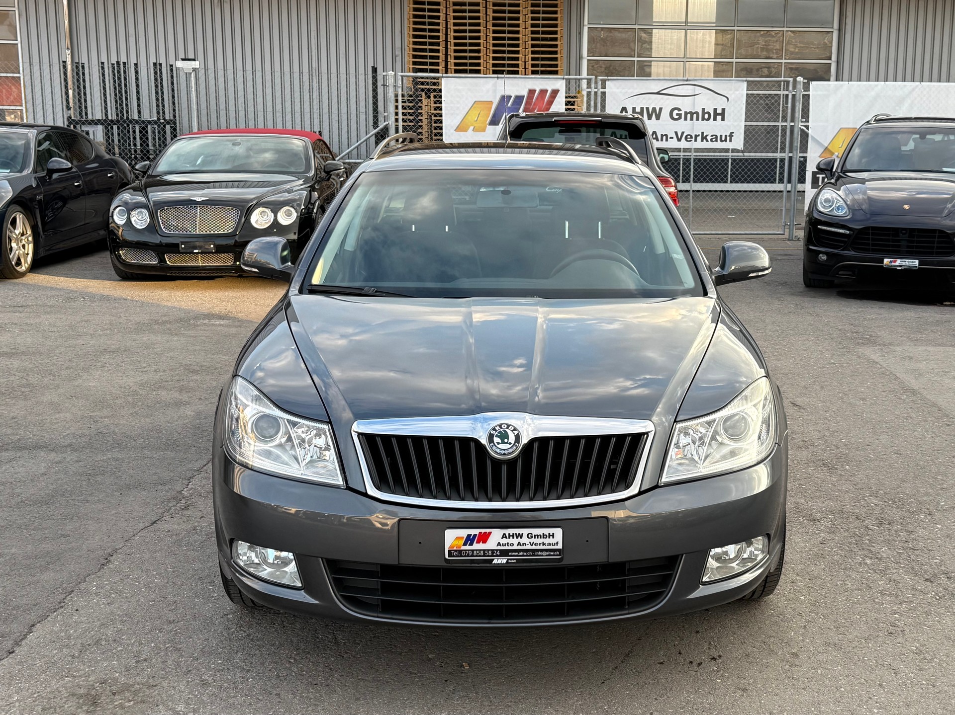 SKODA Octavia Combi 1.8 TSI Ambiente / Frisch ab MFK / Servicegepflegt / PDC / Tempomat / Klimaanlage-image-1