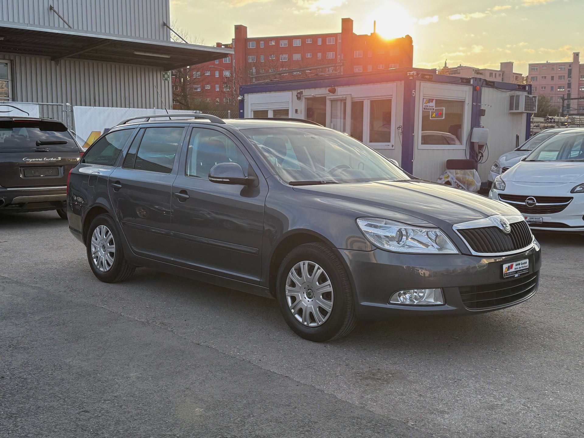 SKODA Octavia Combi 1.8 TSI Ambiente / Frisch ab MFK / Servicegepflegt / PDC / Tempomat / Klimaanlage-image-2