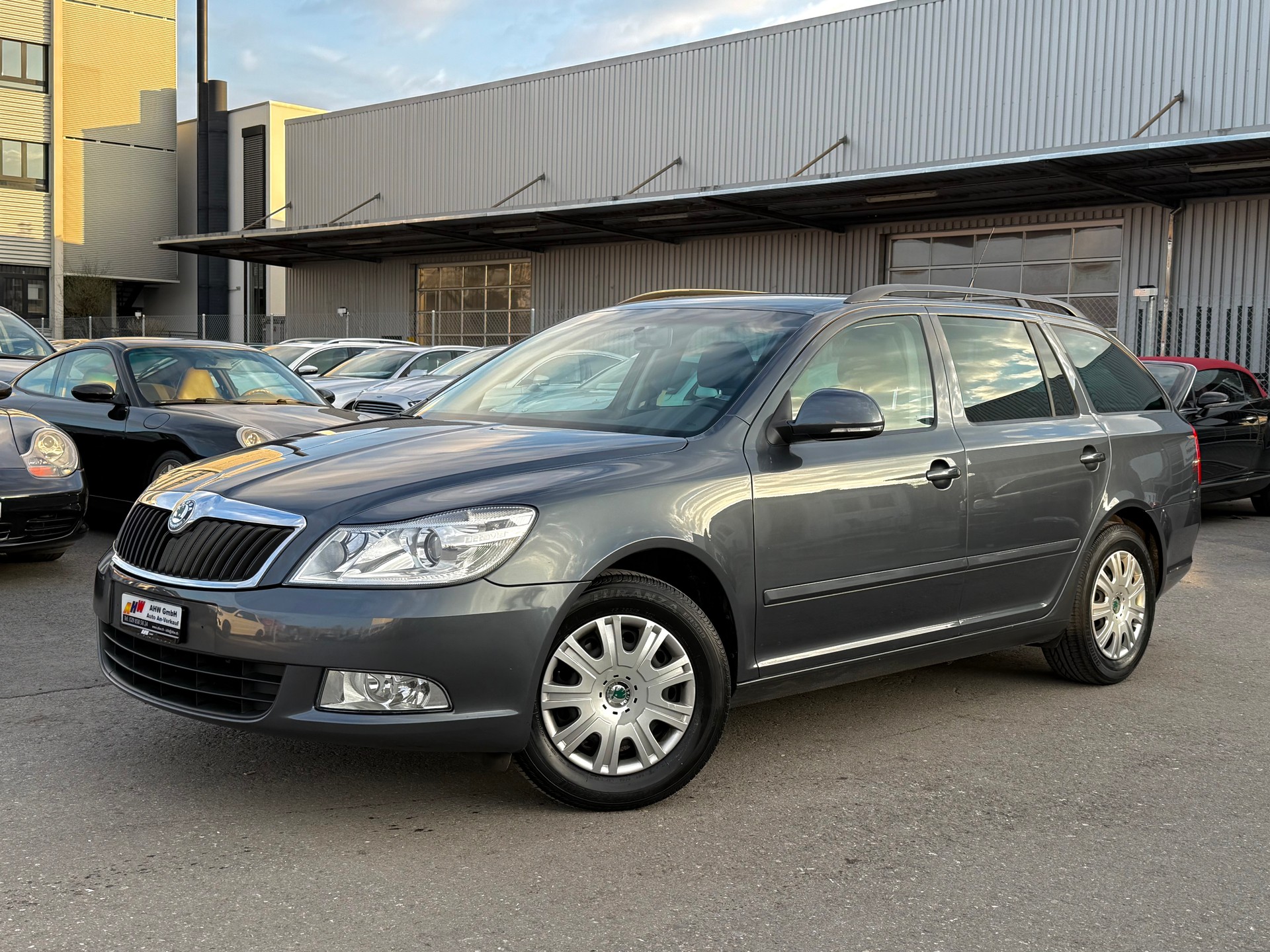SKODA Octavia Combi 1.8 TSI Ambiente / Frisch ab MFK / Servicegepflegt / PDC / Tempomat / Klimaanlage-image-0