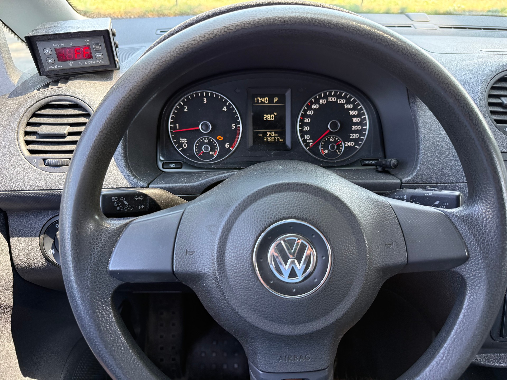 VW Caddy Maxi 1.6 TDI DSG Kühler-image-13
