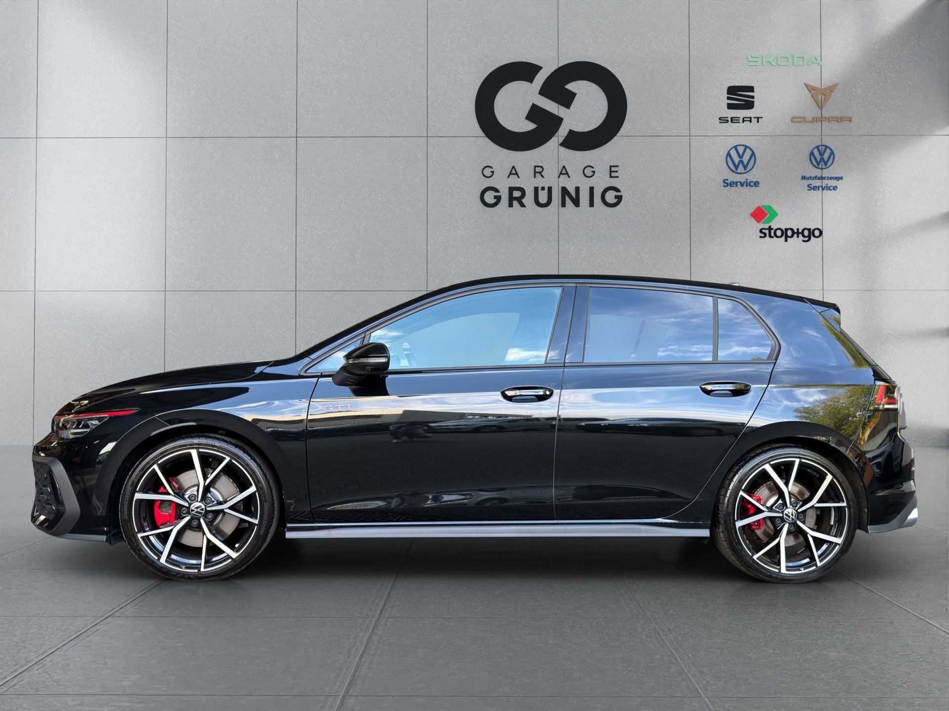 VW Golf 2.0 TSI GTI DSG-showroom-element-2