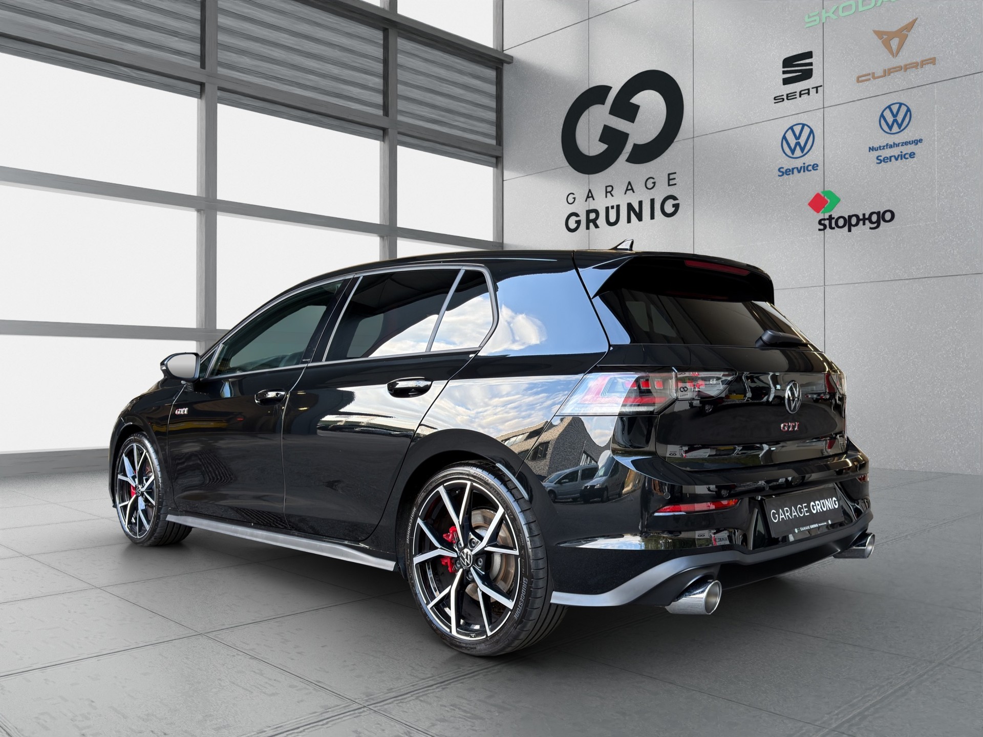 VW Golf 2.0 TSI GTI DSG-showroom-element-3