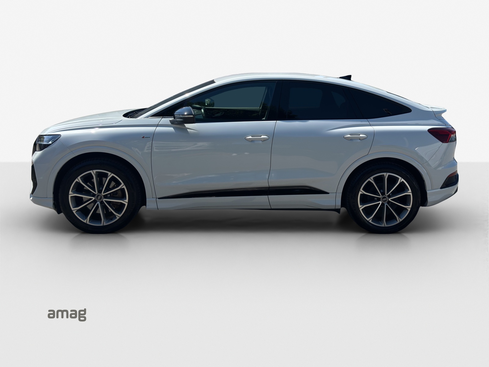 AUDI Q4 Sportback e-tron 50 quattro-image-3