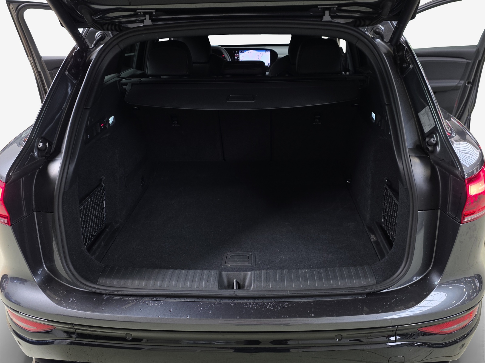 AUDI Q6 e-tron quattro-image-13