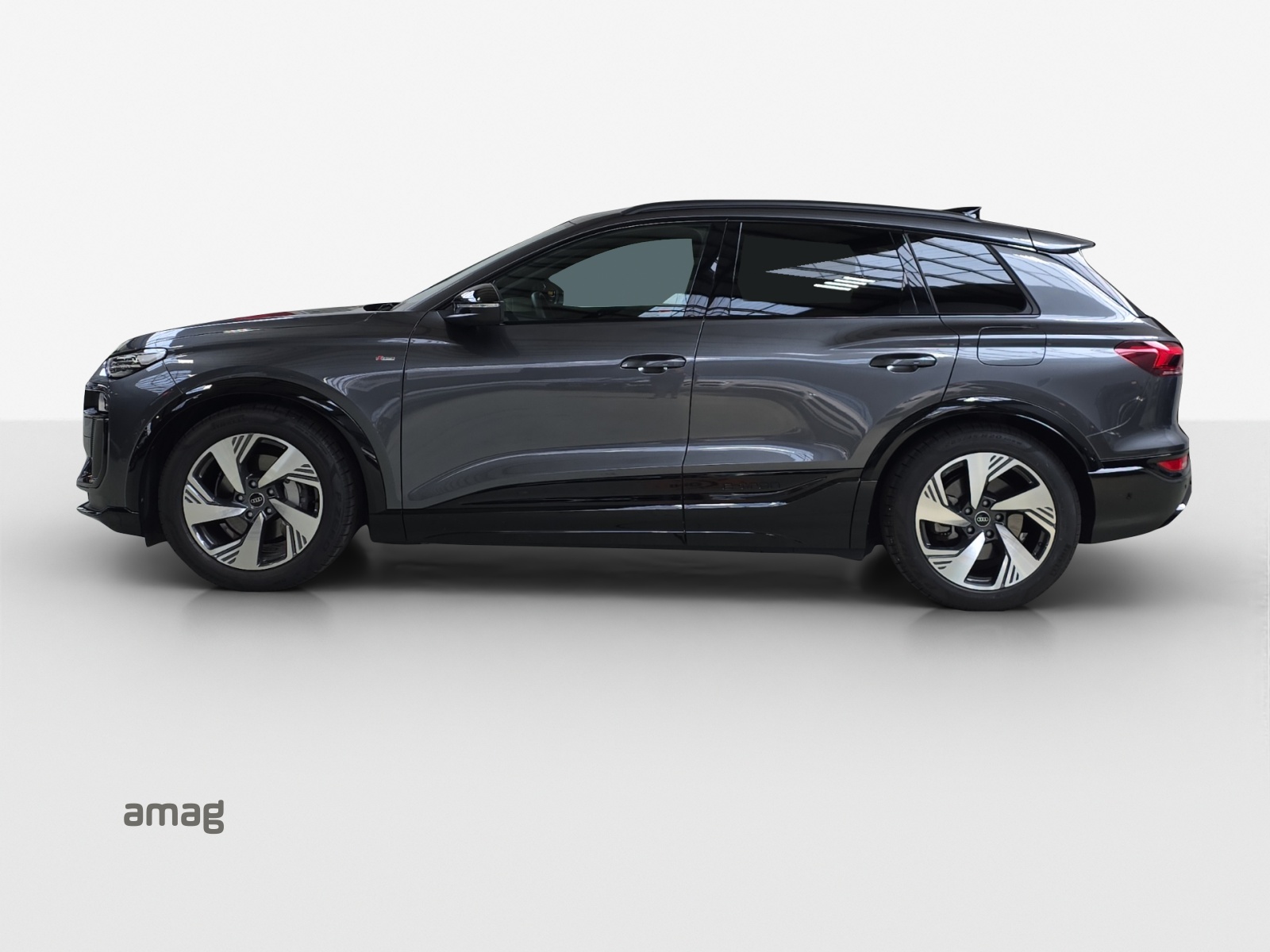 AUDI Q6 e-tron quattro-showroom-element-2