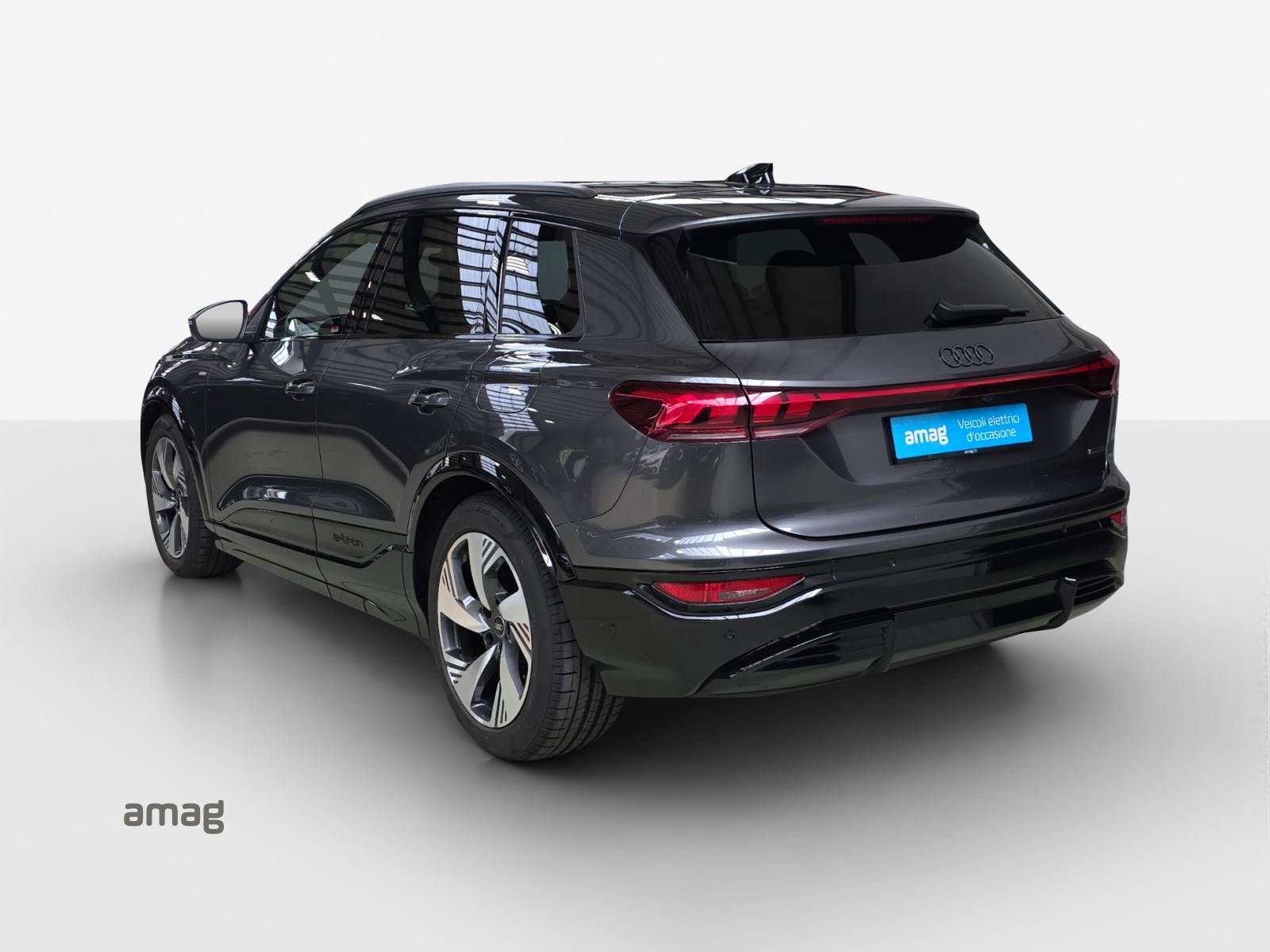AUDI Q6 e-tron quattro-showroom-element-3