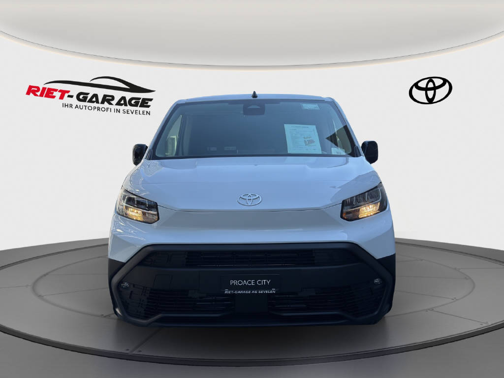 TOYOTA PROACE CITY Van L1 1.2 Active-image-1