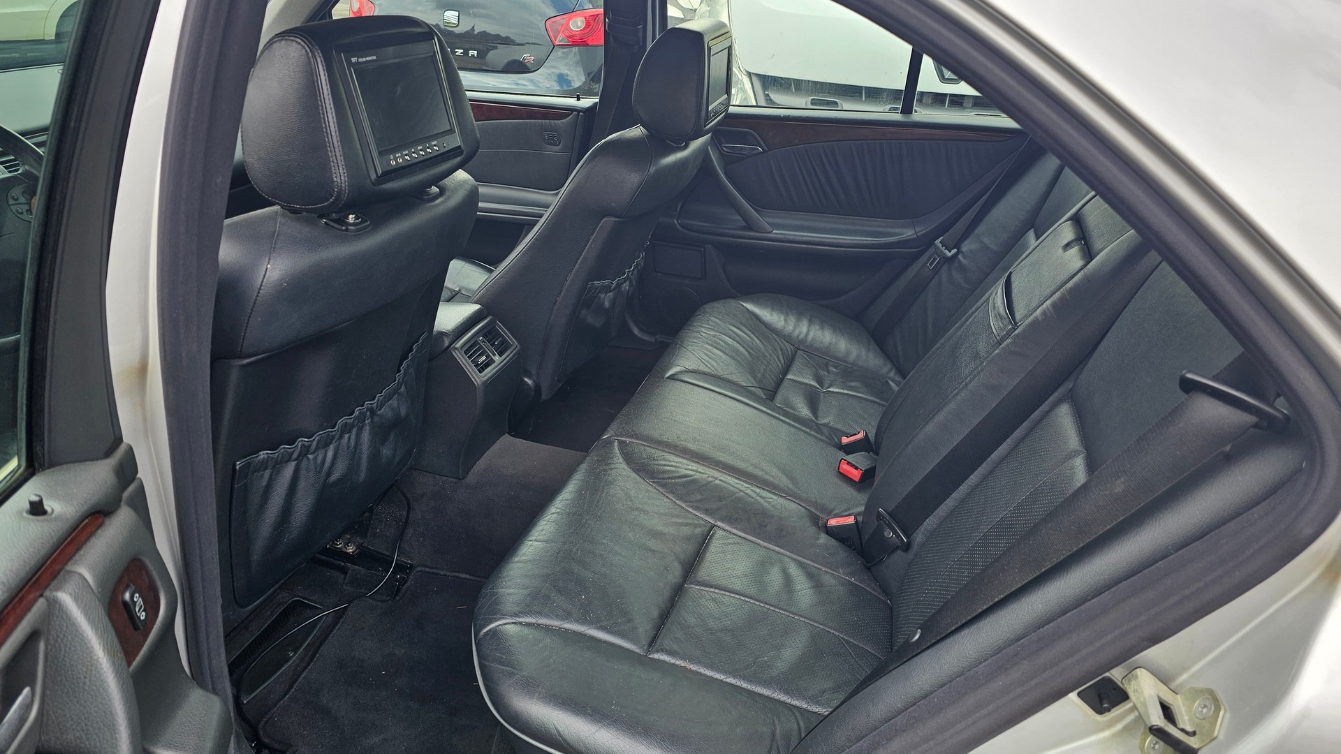 MERCEDES-BENZ Elegance-image-9