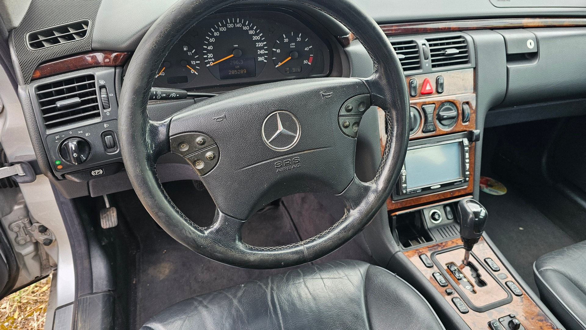 MERCEDES-BENZ Elegance-image-7