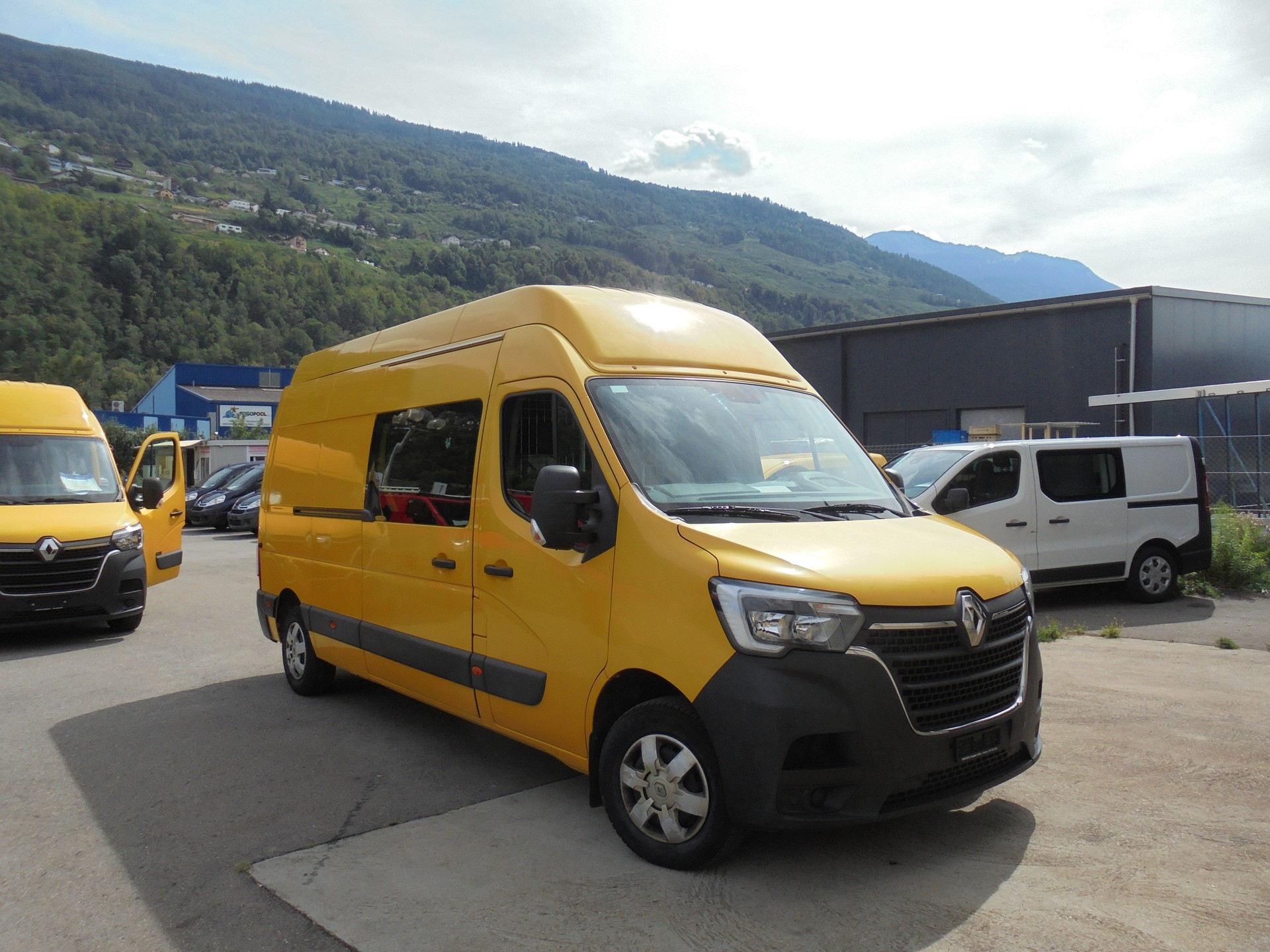 RENAULT Master T35 2.3dCi 135 L3H3-image-0