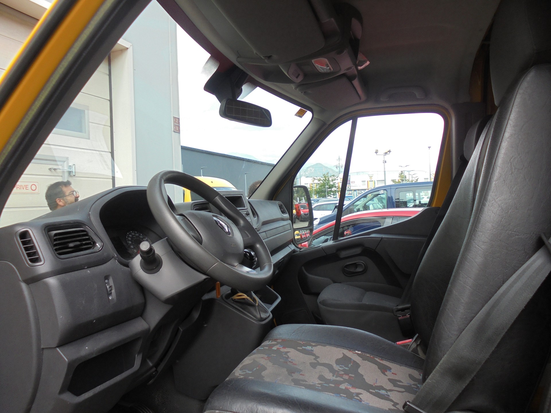 RENAULT Master T35 2.3dCi 135 L3H3-image-10