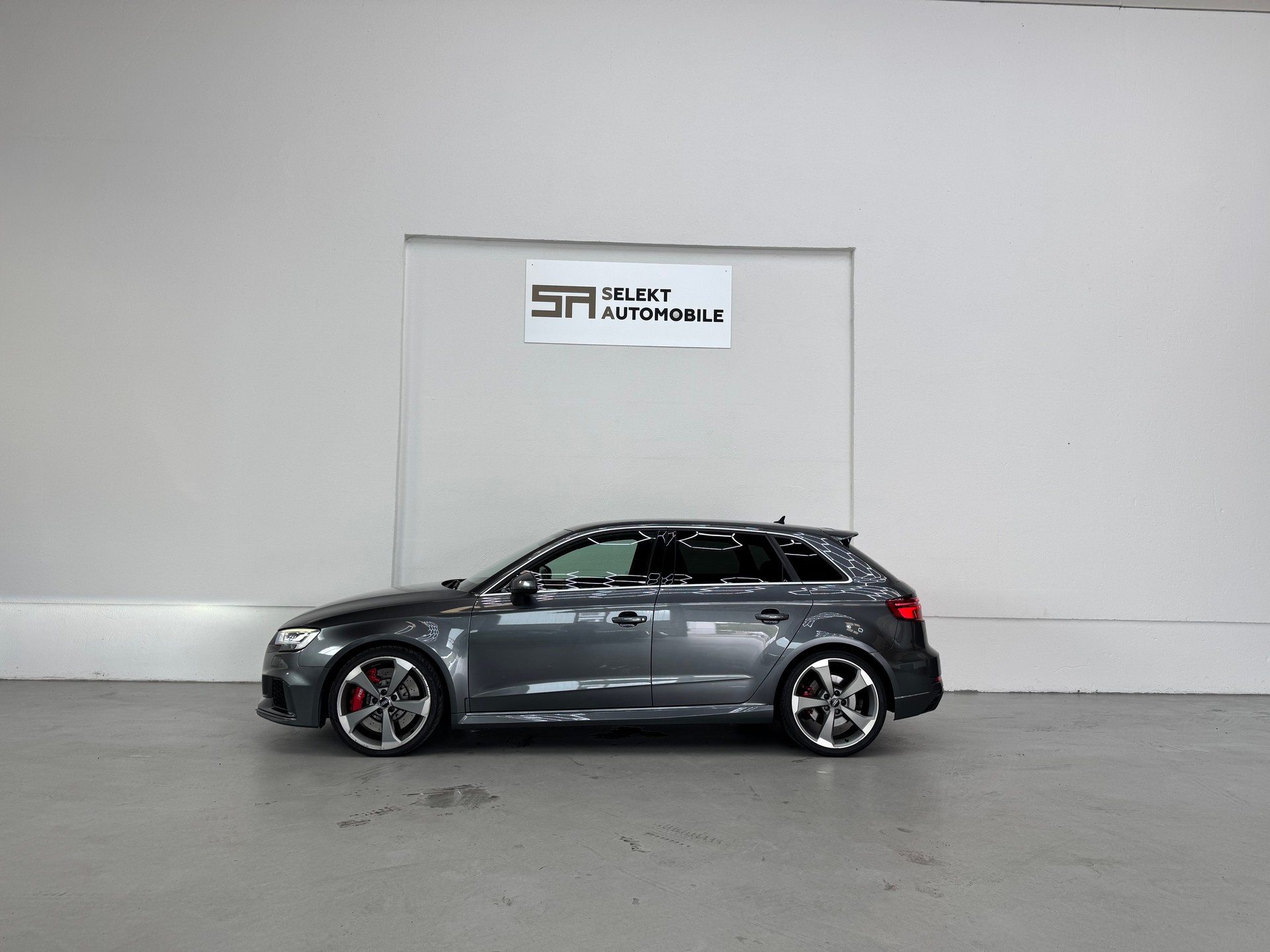 AUDI RS3 Sportback 2.5 TSI quattro S-tronic-showroom-element-3
