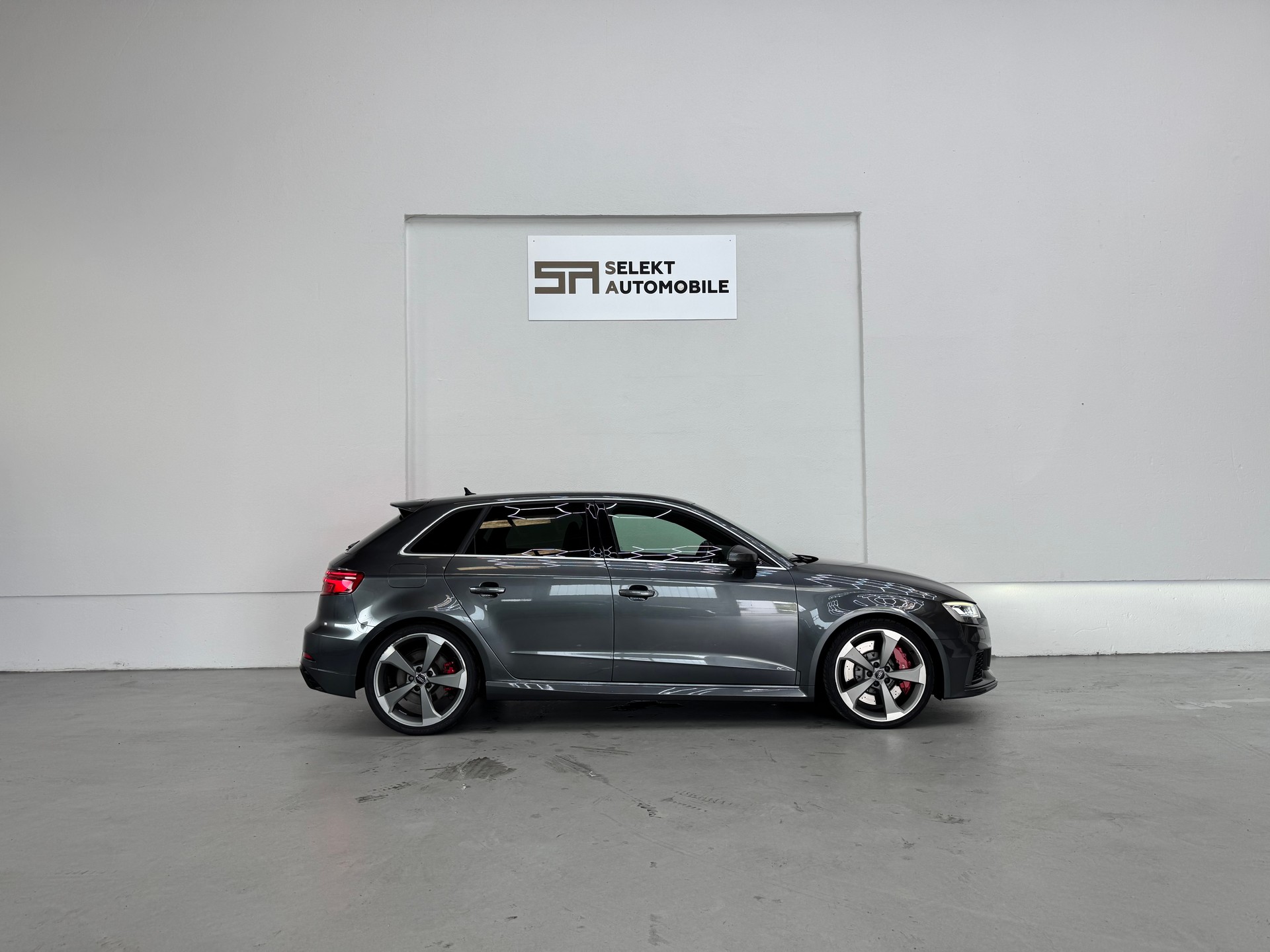 AUDI RS3 Sportback 2.5 TSI quattro S-tronic-image-6