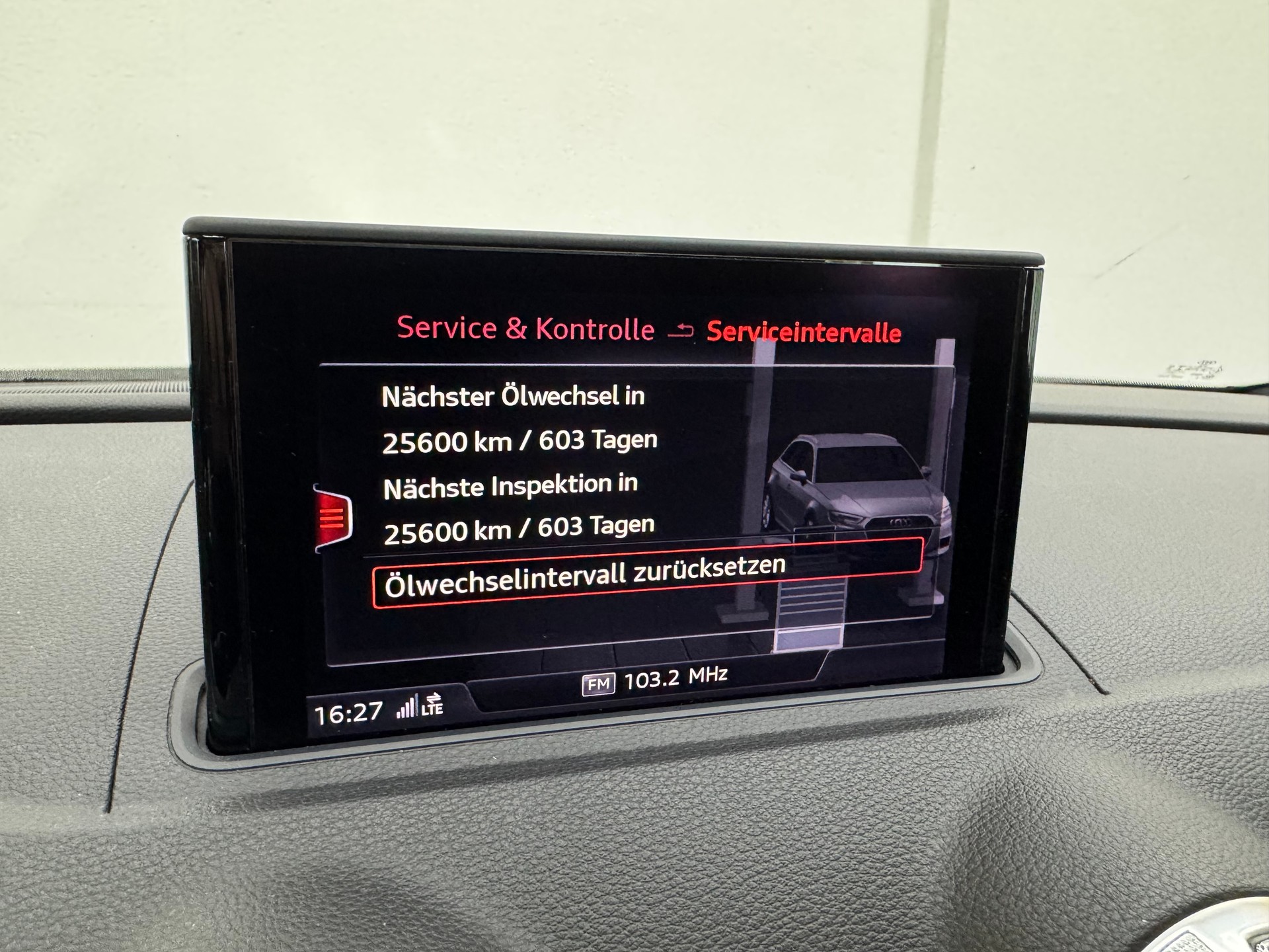 AUDI RS3 Sportback 2.5 TSI quattro S-tronic-image-19